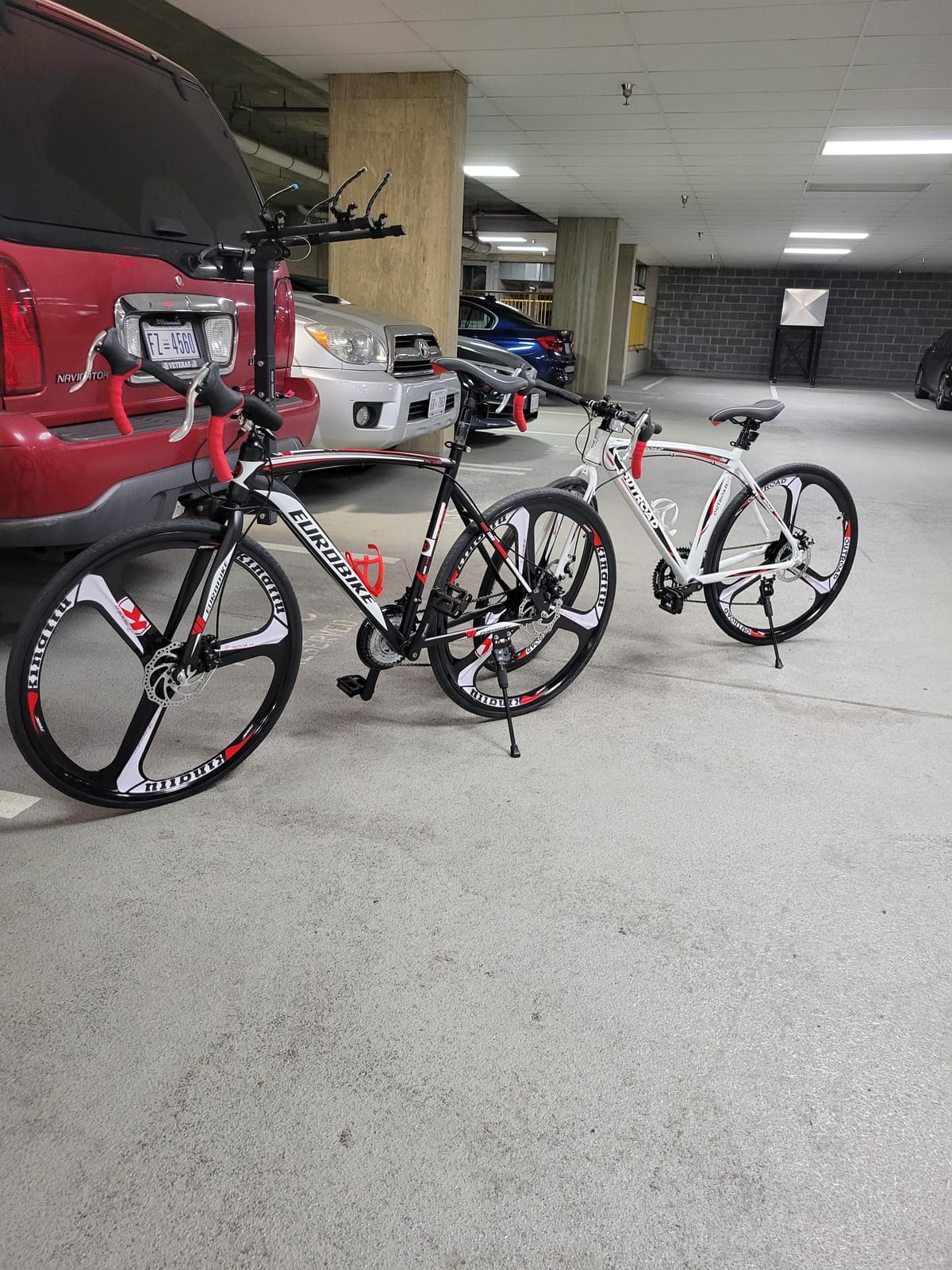 Eurobike HYXC550 Road Bike,21 Speed 54cm Frame Road Bicycle for Men and Women,Disc Brake 700C Adult Bike (3 Spoke Wheel) customer photo 1
