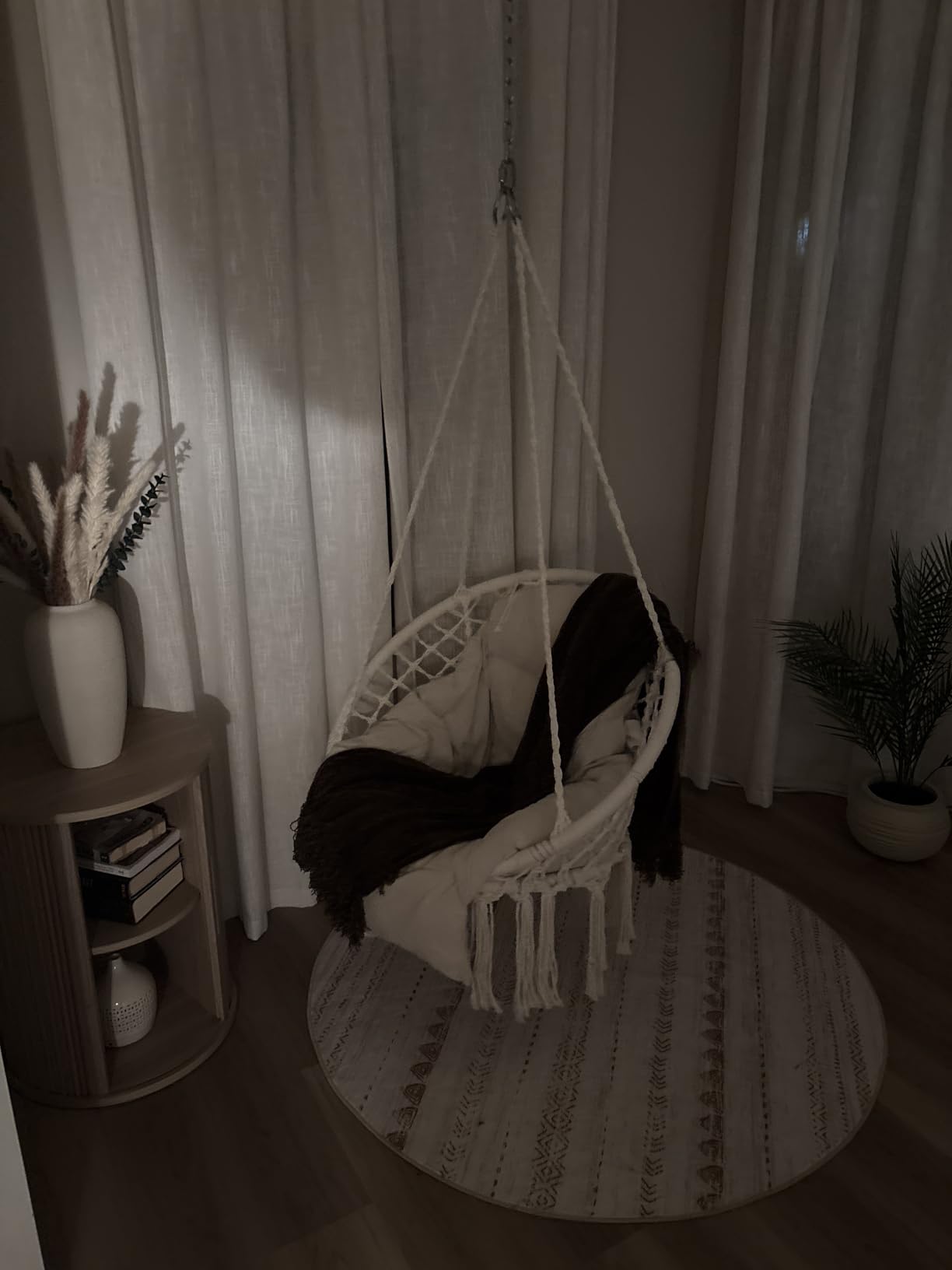 SONGMICS Hanging Chair, Boho Swing Chair with Large, Thick Cushion | Hammock Chair, Holds up to 264 lb, Accessories Included, Cream White, SOGNIA Collection, UGDC042M01V3 customer photo 2