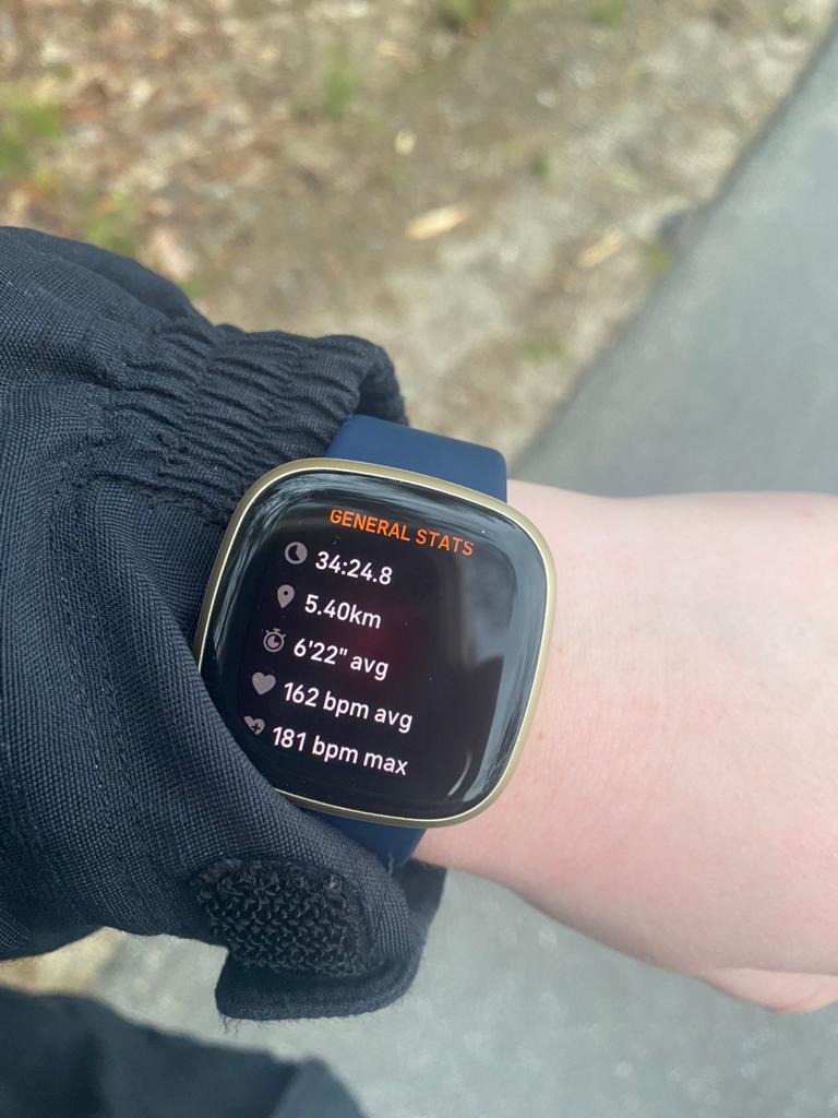 Fitbit Versa 3 Health & Fitness Smartwatch with GPS, 24/7 Heart Rate, Alexa Built-in, 6+ Days Battery, Midnight Blue/Gold, One Size (S & L Bands Included) customer photo 2