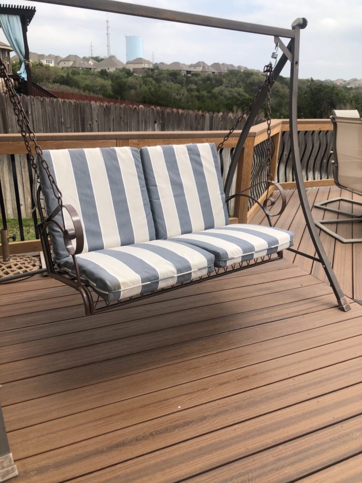 VINGLI Heavy Duty Metal Porch Swing, 660 LBS Outdoor Swing Bench, Slimline | Heavy-Duty Steel Frame; Supports Up To 660 Lbs; Comfortable Bench Seat; Ideal For Gardens, Yards, Patios, And Porches customer photo 1