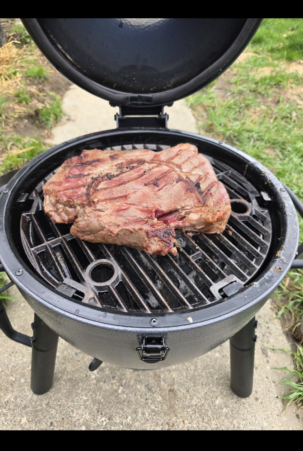Char-Griller AKORN Jr. Portable Kamado Charcoal Grill and Smoker with Cast Iron Grates and Locking Lid with 155 Cooking Square Inches in Ash, Model E86714 customer photo 2