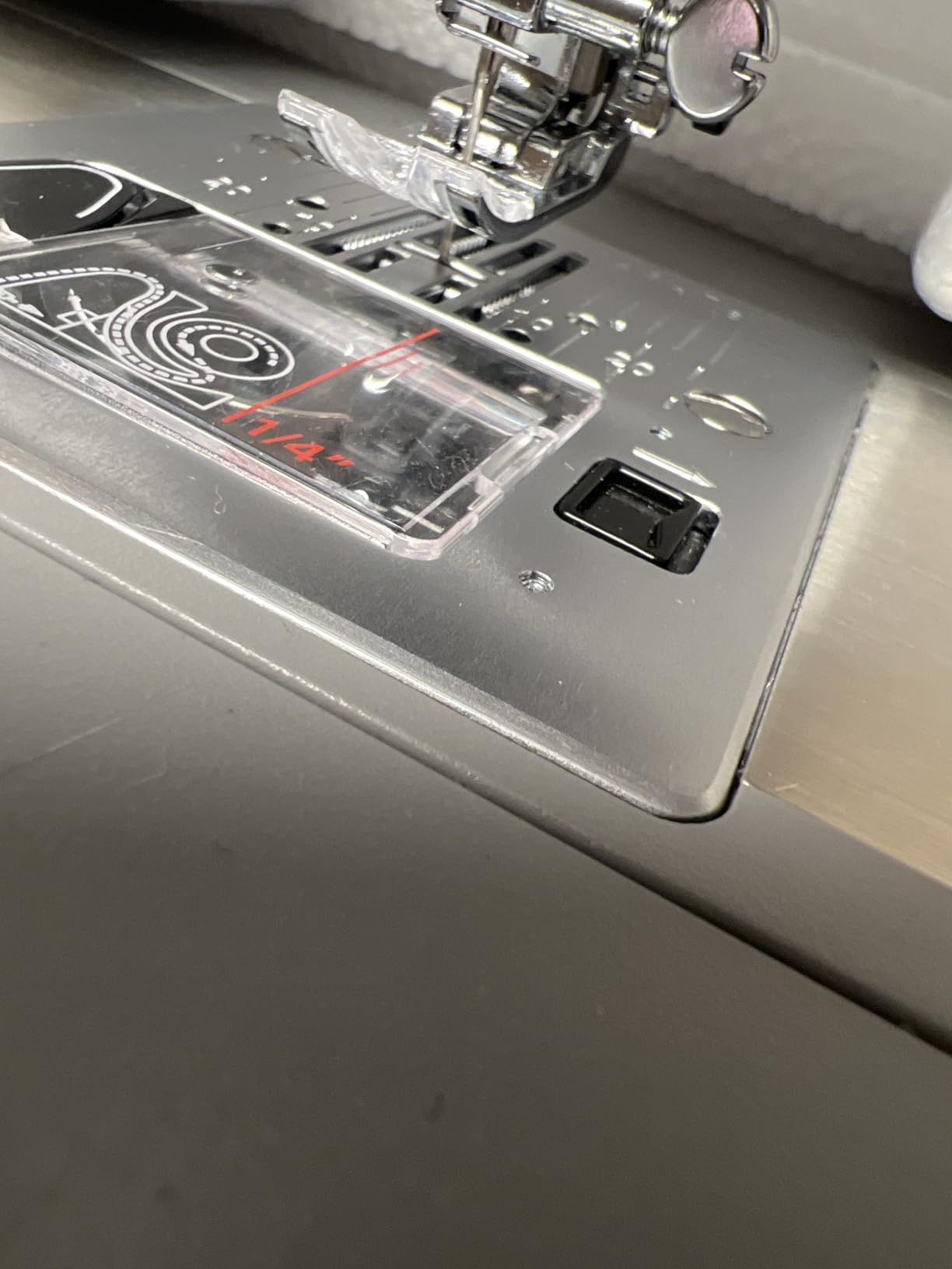 SINGER 6700C Heavy Duty Computerized Machine with Accessory Kit | 411 stitch applications, lettering, touch button stitch selection, 1100 stitches/min, 1-step buttonhole, LCD screen, LED light customer photo 1