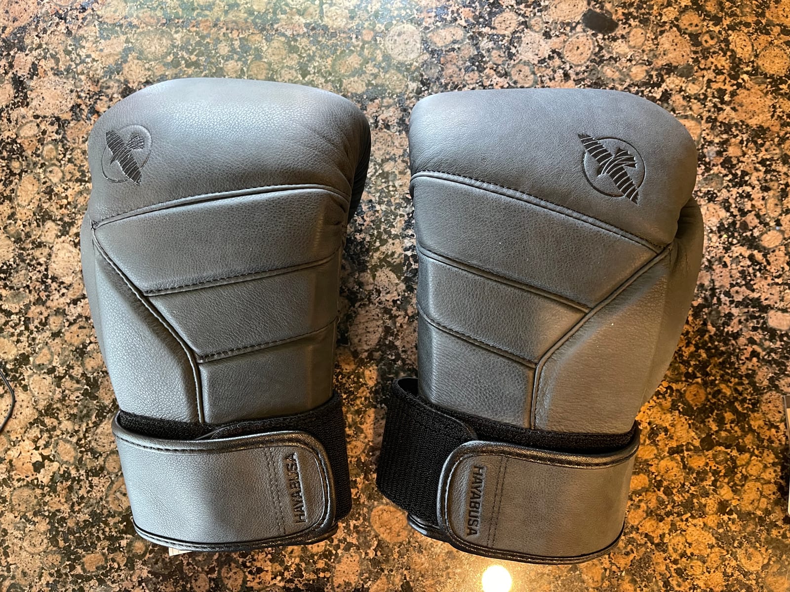 Hayabusa T3 LX Leather Boxing Gloves - Leather Boxing Gloves, Training Gloves Men and Women, Sparring Gloves, Heavy Bag Gloves, 16oz Boxing Gloves, Muay Thai Gloves customer photo 1