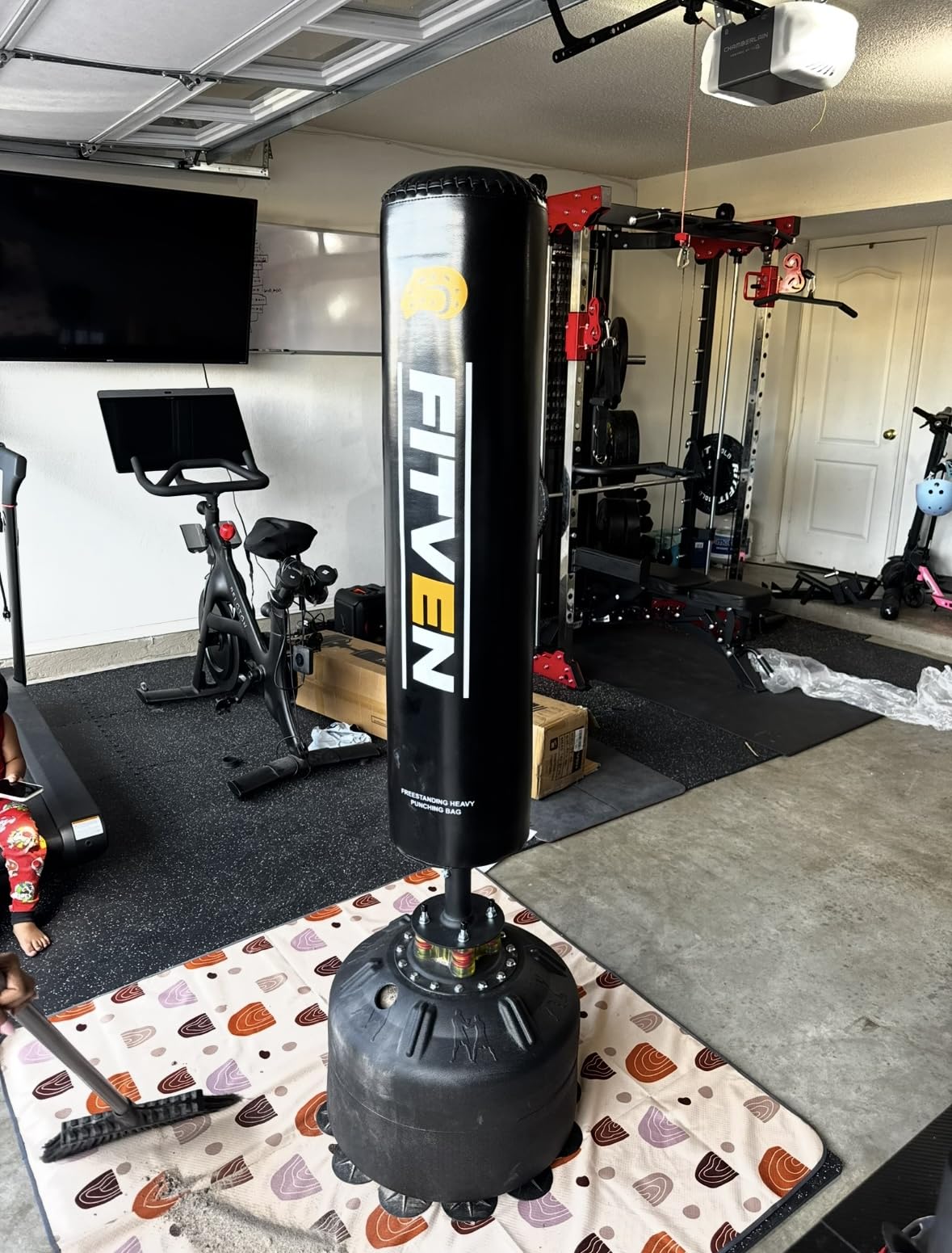 FITVEN 70'' Freestanding Punching Bag with Boxing Gloves, Heavy Boxing Bag with Suction Cup Base, Stand Kickboxing Bag for Adult-Teens Family Home Gym Training Equipment customer photo 1