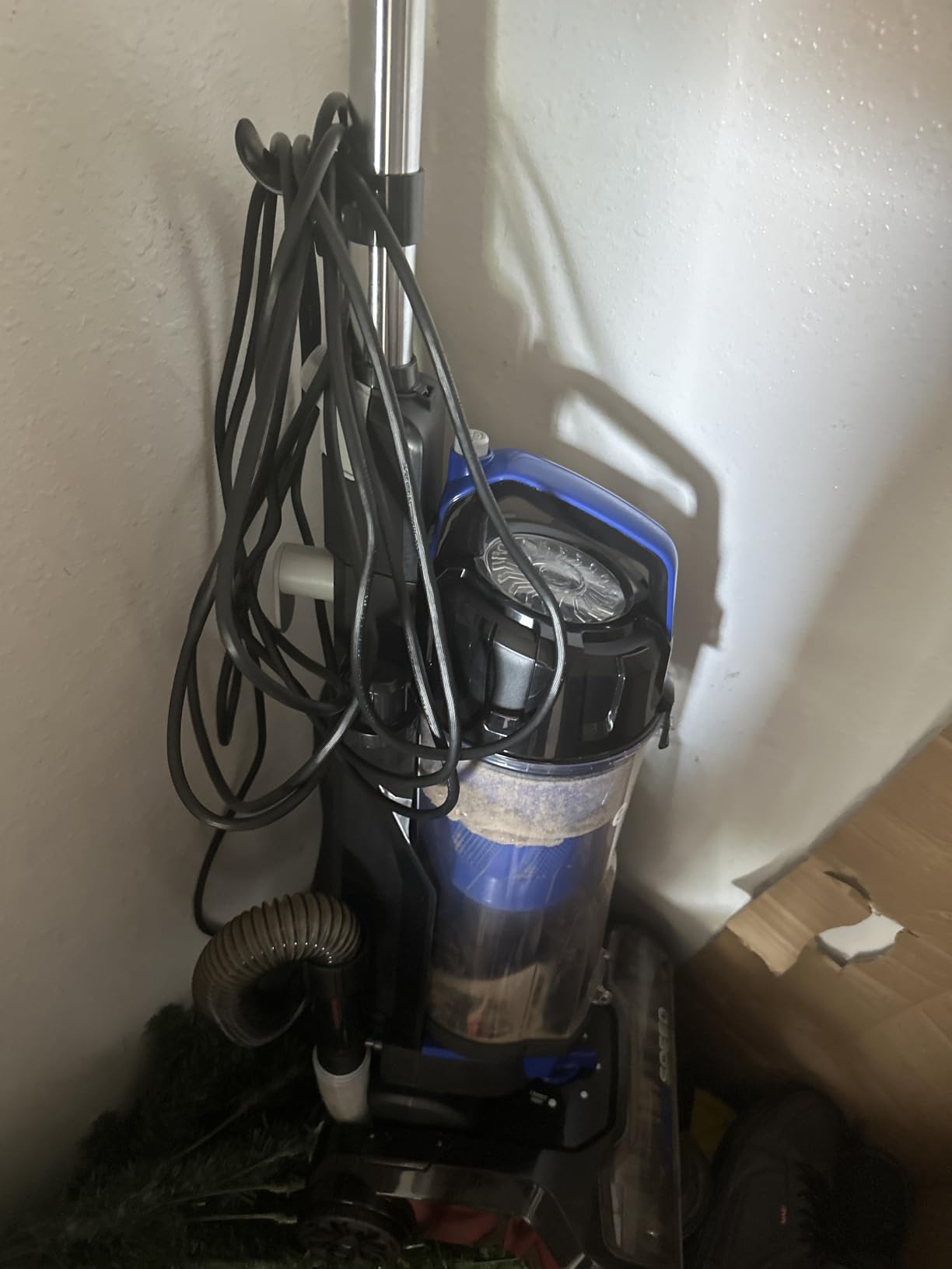 Eureka Lightweight Powerful Upright Vacuum Cleaner for Carpet and Hard Floor, PowerSpeed, New Model, Blue/Black customer photo 2