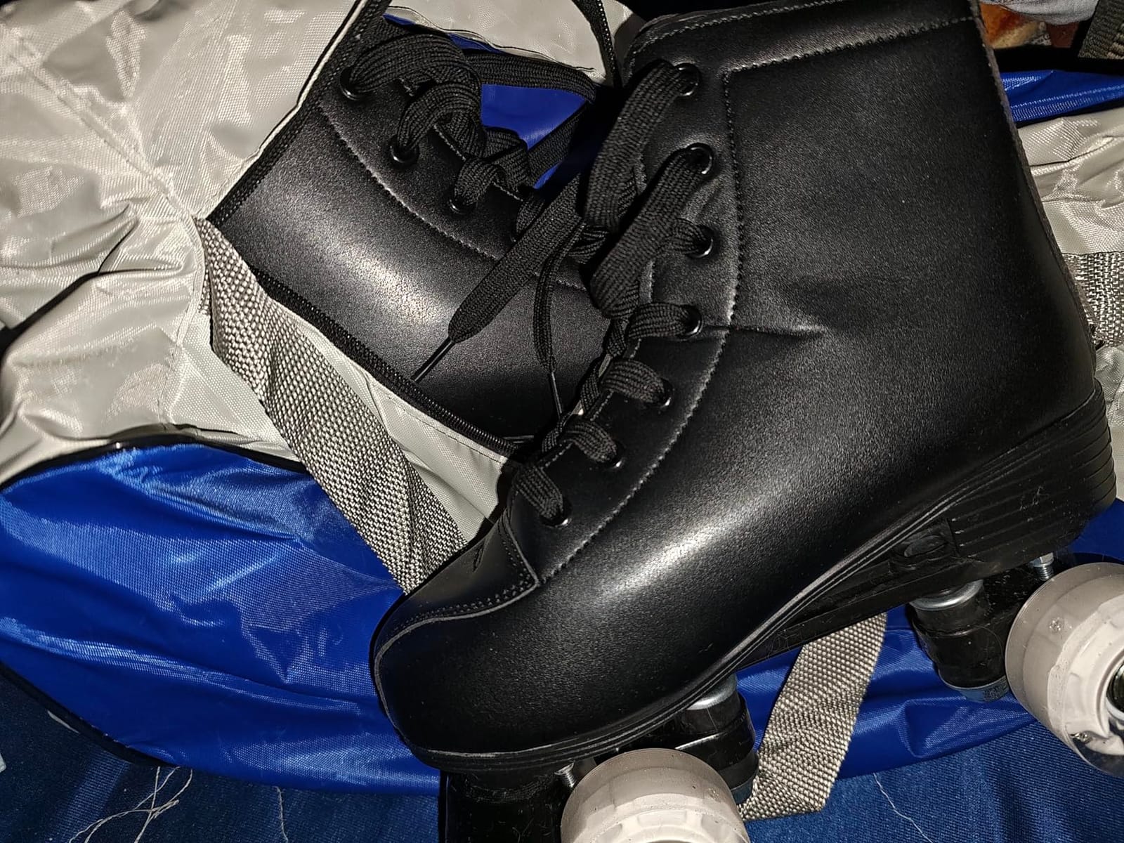 YYW Roller Skates for Women Men, High Top PU Leather Classic Double-Row, Indoor Outdoor, Beginner Shoes Bag customer photo 1