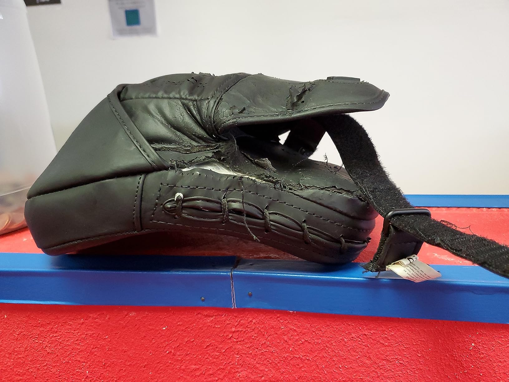 RDX Boxing Pads Curved Focus Mitts, Maya Hide Leather Kara Hook and jab Training Pads, Adjustable Strap Ventilated, MMA Muay Thai Kickboxing Coaching Martial Arts Punching Hand Target Strike Shield customer photo 2