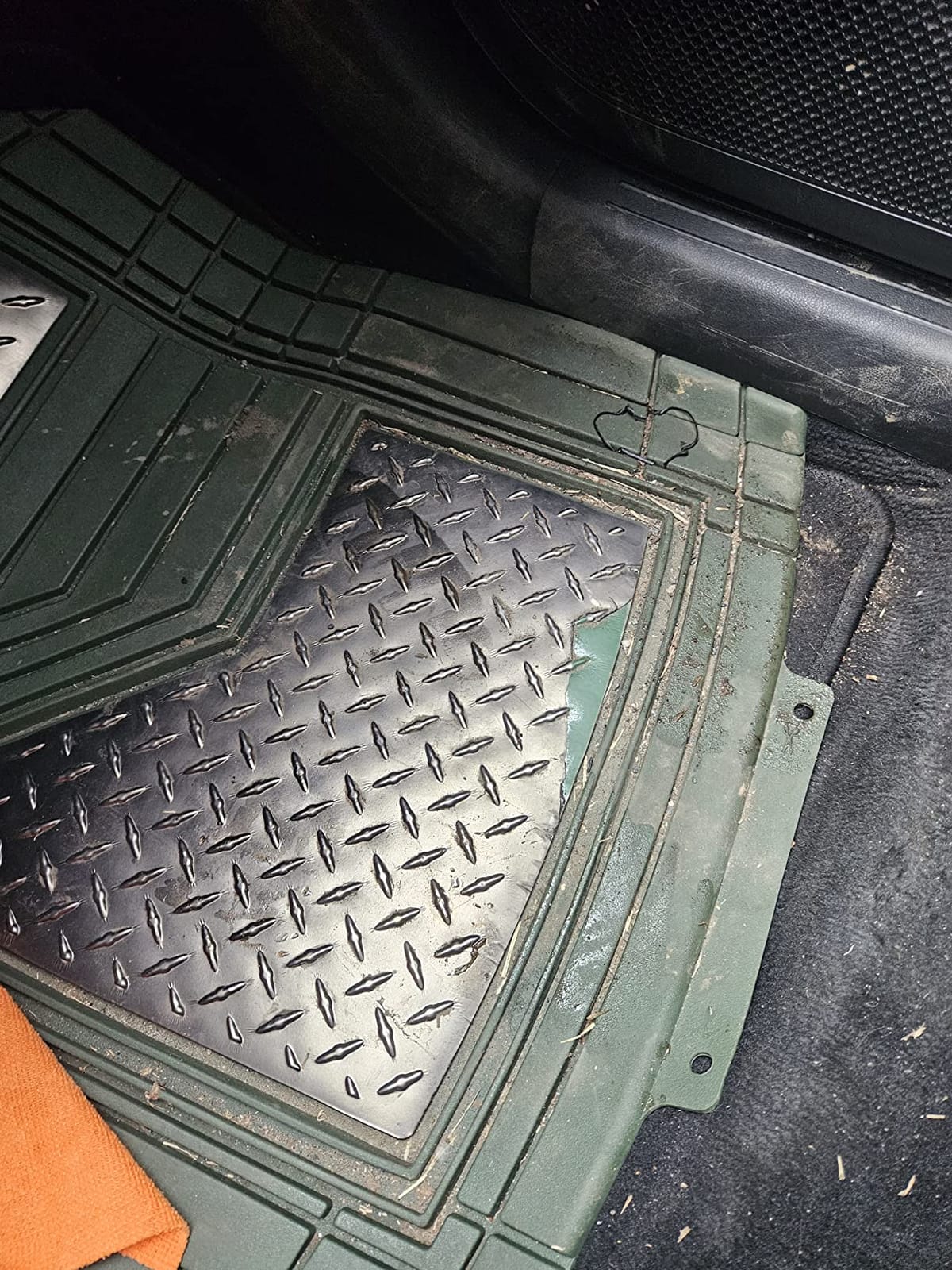CAT DiamondShield Rubber Floor Mats for Cars Trucks SUVs, All Weather Protection Front & Rear Car Mats Set, Heel Pad & Anti-Slip Backing, Universal Fit Trim-to-Fit Rubber Floor Mats for Car, Gray customer photo 1
