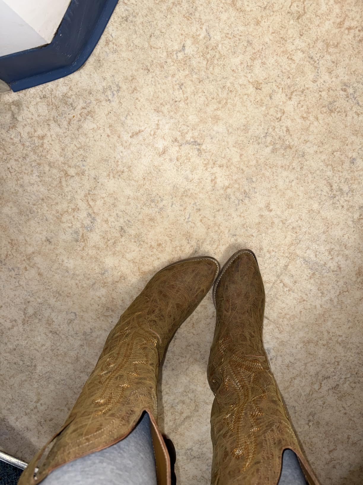 HISEA Rollda Cowboy Boots for Women Western Cowgirl Boots Mid Calf customer photo 1