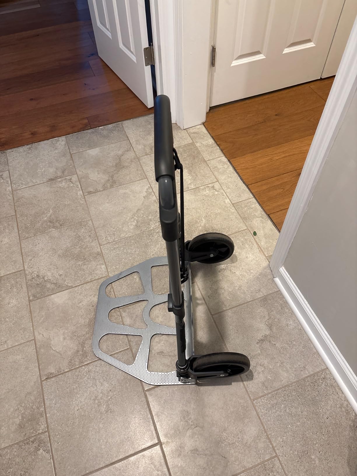 Leeyoung Folding Hand Truck and Dolly,309 lb Capacity Aluminum Portable Cart with Telescoping Handle and PP+EVA Wheels customer photo 2