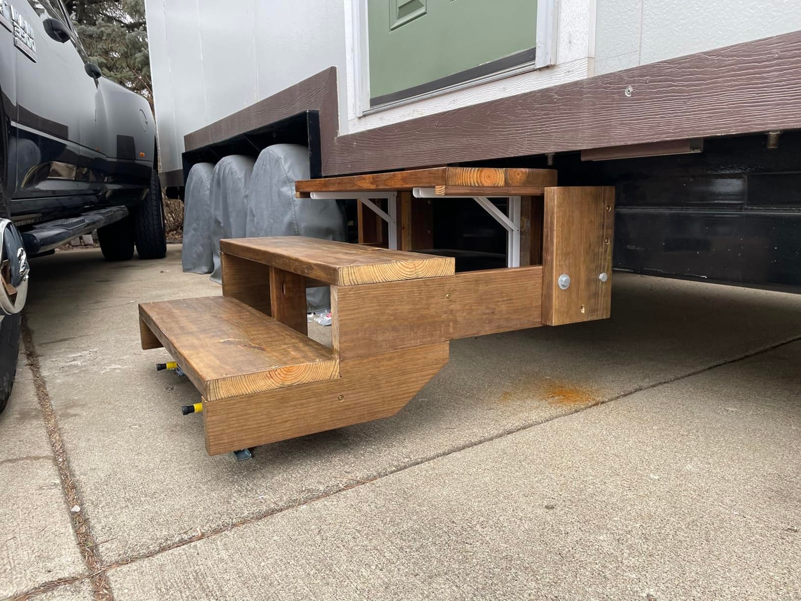 Lippert Solid Stance RV Step Stabilizer Kit for 5th Wheels, Travel Trailers and Motorhomes | Fits Double and Triple Steel Radius and Alumi-Tread Steps, Dual Adjustable Legs, Permanent Mount, 15-20 Minute Installation customer photo 1