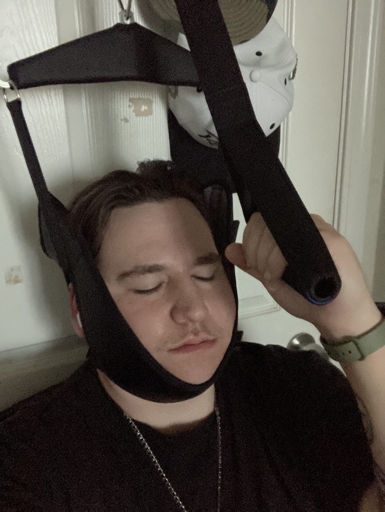 comness Cervical Neck Traction Device Over Door for Home Use, Portable Neck Stretcher Hammock for Neck Pain Relief, Physical Therapy AIDS for Neck Decompressor customer photo 1