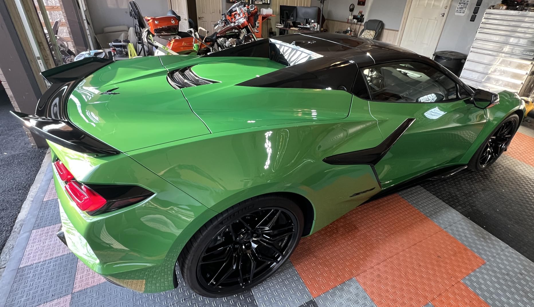 Turtle Wax Hybrid Solutions Ceramic Graphene Paste Wax, 5.5 oz. (Pack of 1) | High Gloss Shine Car Wax, Ceramic Coating Paint Protection & Extreme Water Beading, Safe for Glass, Wheels, Trim & More customer photo 2