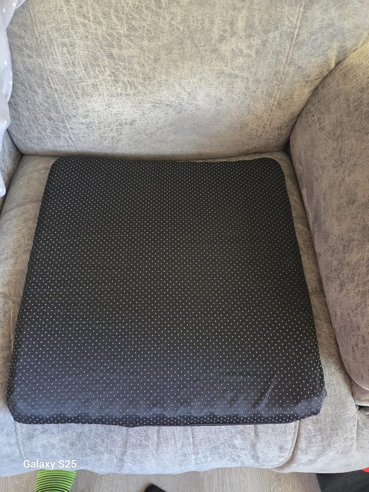 Gel Seat Cushion for Long Sitting, Gel Chair Cushion (Large & Thick) | Gel Cushion for Wheelchair, Soft & Breathable, Gel Chair Cushion for Hip Pain, Seat Cushion for Office Chair (Black Cover) customer photo 1