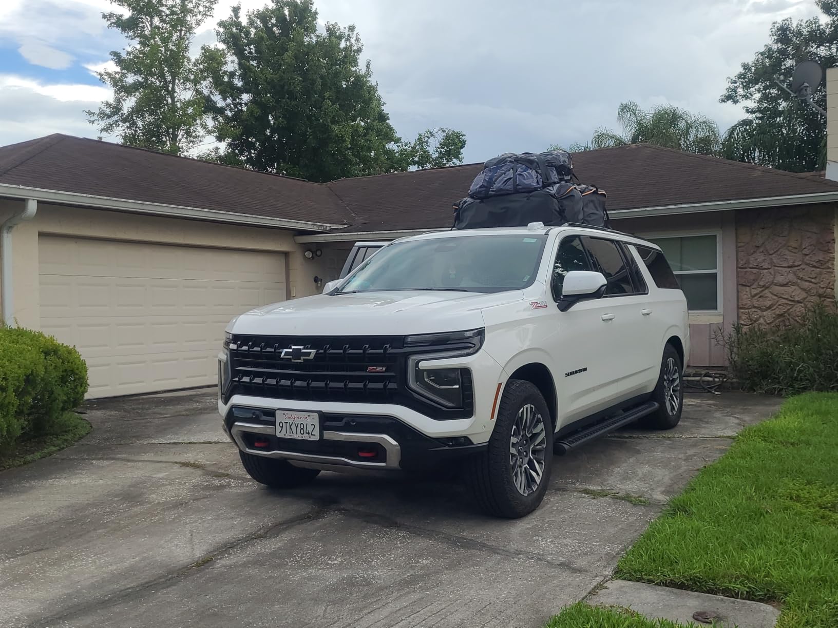 23 Cubic Feet Roof Bag - Safety Tested Heavy-Duty Waterproof Rooftop Cargo Carrier for All Cars & SUVs (with or Without Rack) - Includes Protective Mat & Storage Bag - Military-Grade 840D PVC customer photo 1