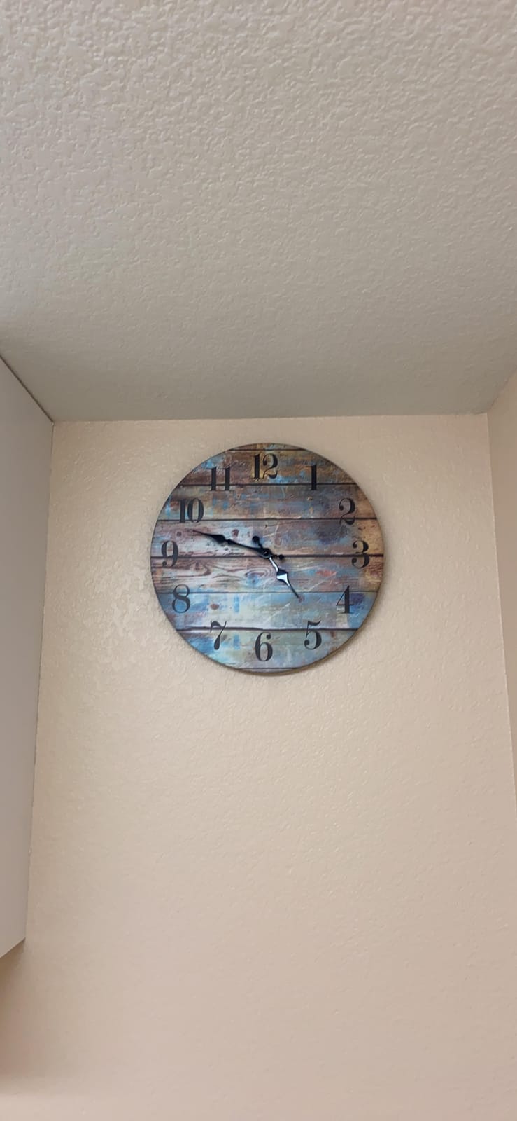 Stonebriar Vintage Farmhouse Wooden 23 Inch Round Battery Operated Hanging Wall Clock customer photo 2