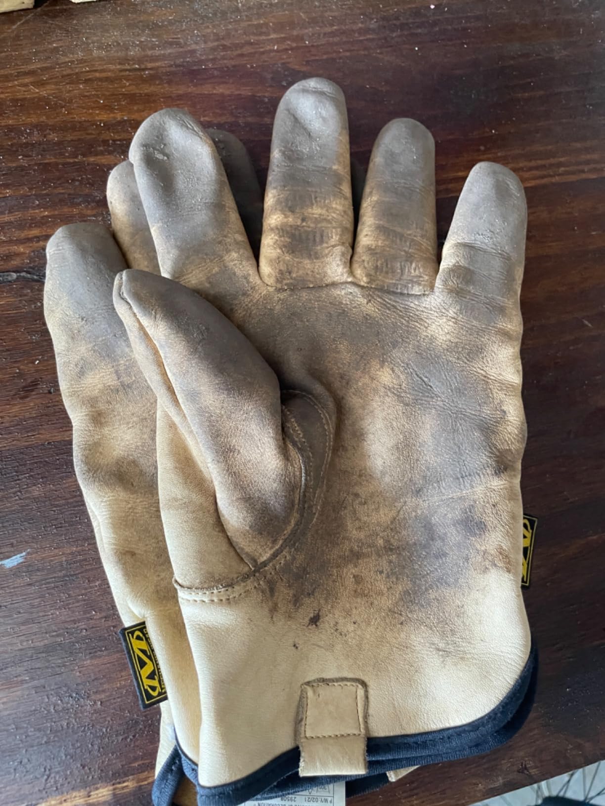 Mechanix Wear Leather Cow Driver Gloves, Tan, X-Large | Breathable Driver Gloves with Elastic Cuff, Water-Resistant Leather & Comfortable Fit for Hand Safety customer photo 2