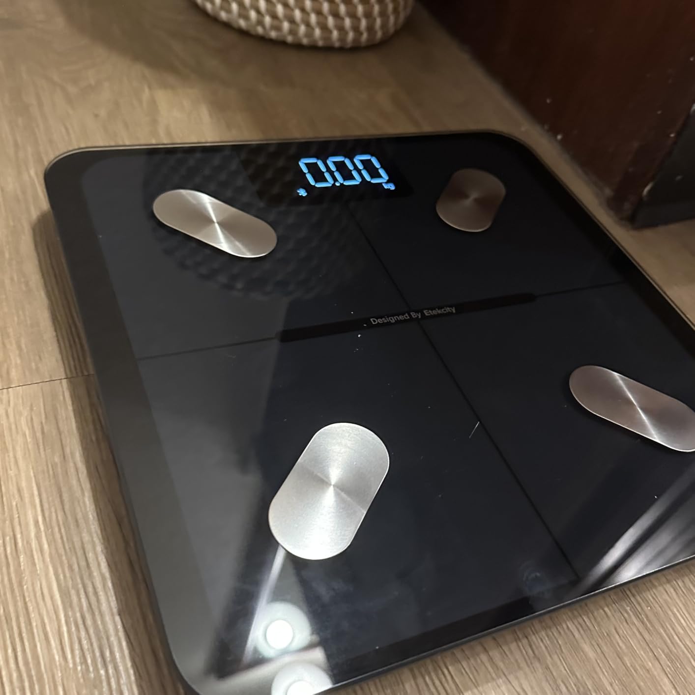 Etekcity Smart Scale for Body Weight, Body Fat and BMI, FSA Eligible | HSA Eligible, Bathroom Scale with Muscle Mass, Accurate Bluetooth App Sync, LED Display and Tempered Glass customer photo 1