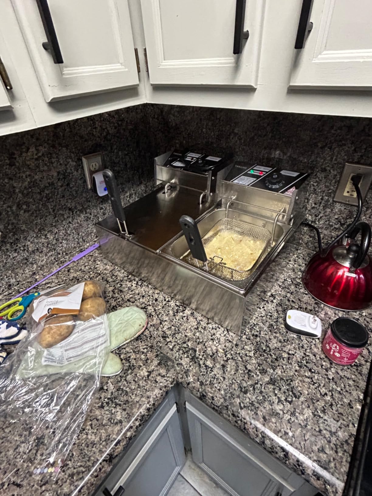 Commercial Deep Fryer, 3400W Electric Deep Fryers with 2x6.35QT Baskets | 0.8mm Thickened Stainless Steel Countertop Oil Fryer 20.7QT Large Capacity with Lids Temperature Controller (12L) customer photo 1