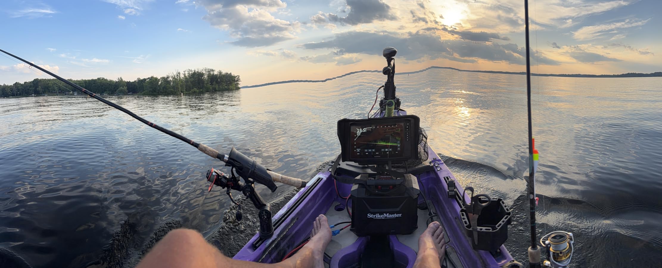 AQUOS Haswing Transom Trolling Motor 12V 55lbs 26in with Wireless Remote | White, Fresh & Saltwater Ready, 164ft Wireless Remote, 16in Max Depth, 0°-85° Tilt Range, Fits Boats up to 19ft customer photo 1