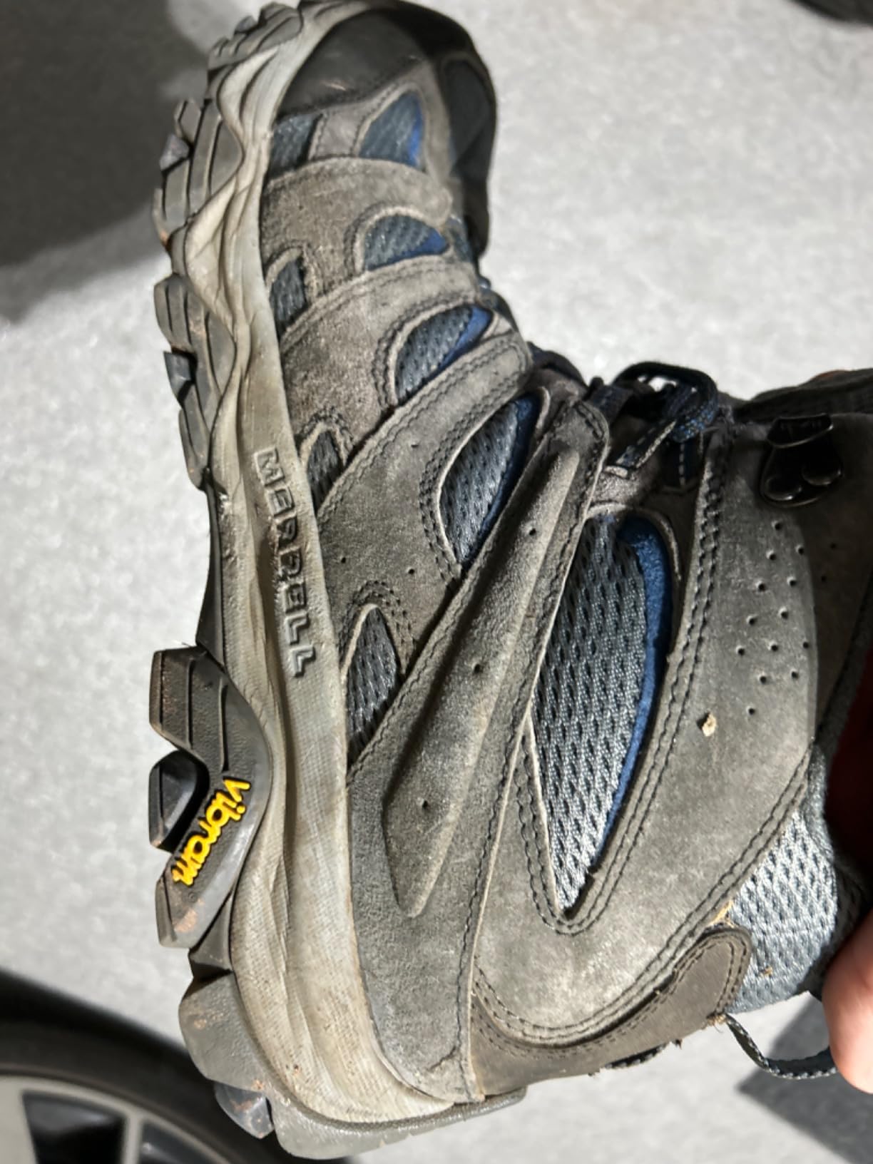 Merrell Men's Moab 3 Mid Hiking Boot customer photo 1