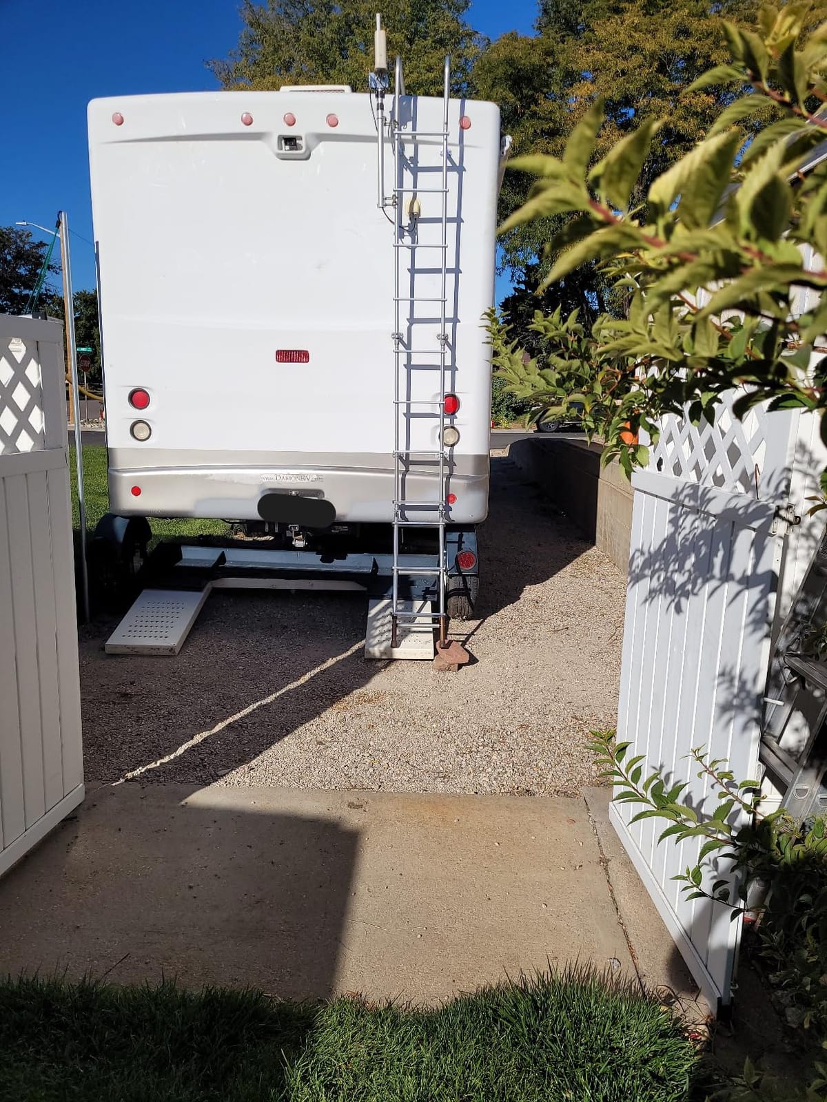 ECOTRIC RV Exterior Ladder for Travel Trailers Universal RV Motorhome | Straight Ladder Aluminium Silver (7 Step Ladder) 8.4FT customer photo 2