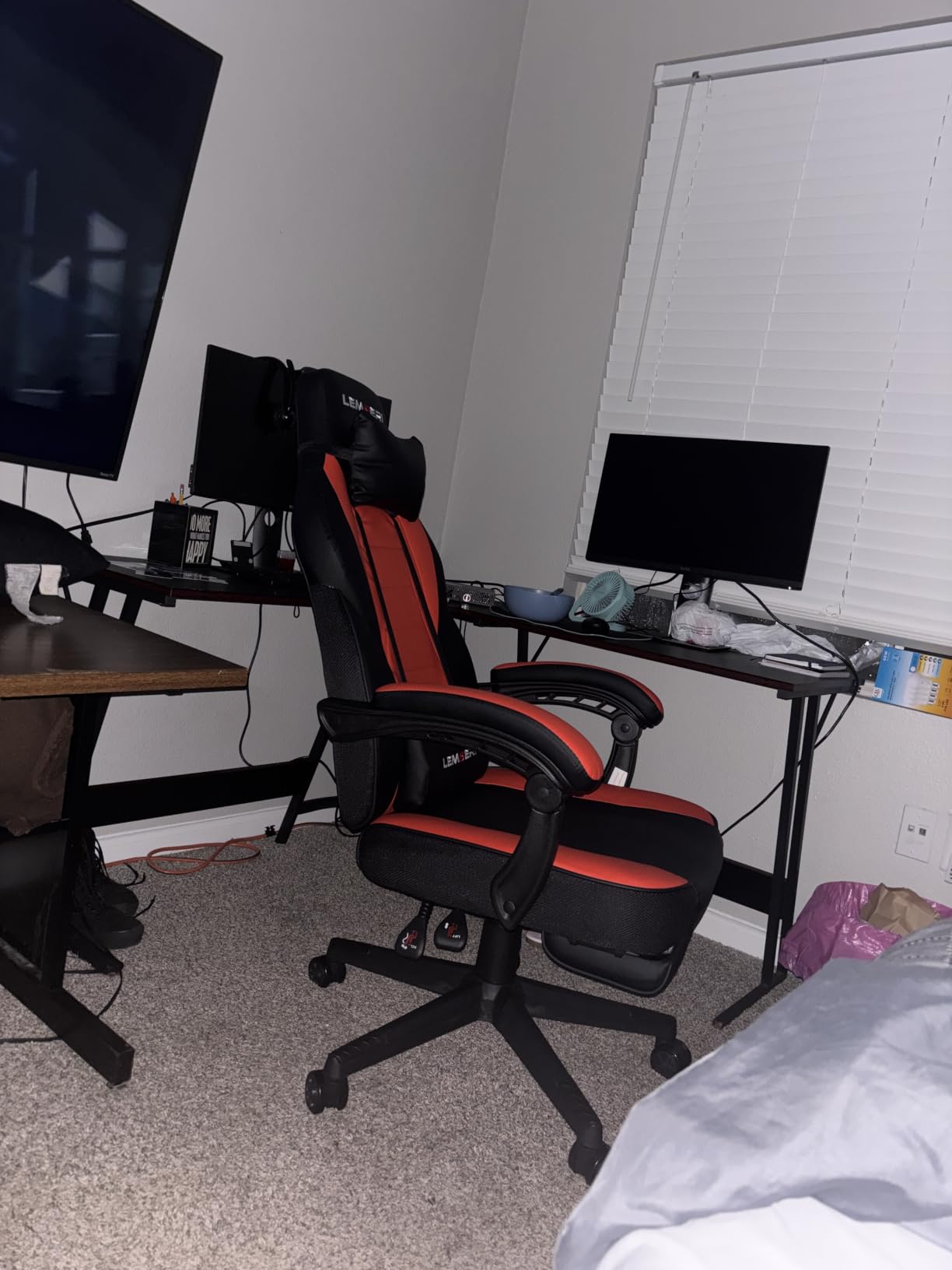 LEMBERI Big and Tall Gaming Chair, 400lb Capacity, Heavy-duty steel frame, wide seat and high back, PU leather, reinforced footrest, linkage armrests for PC desk and office customer photo 1