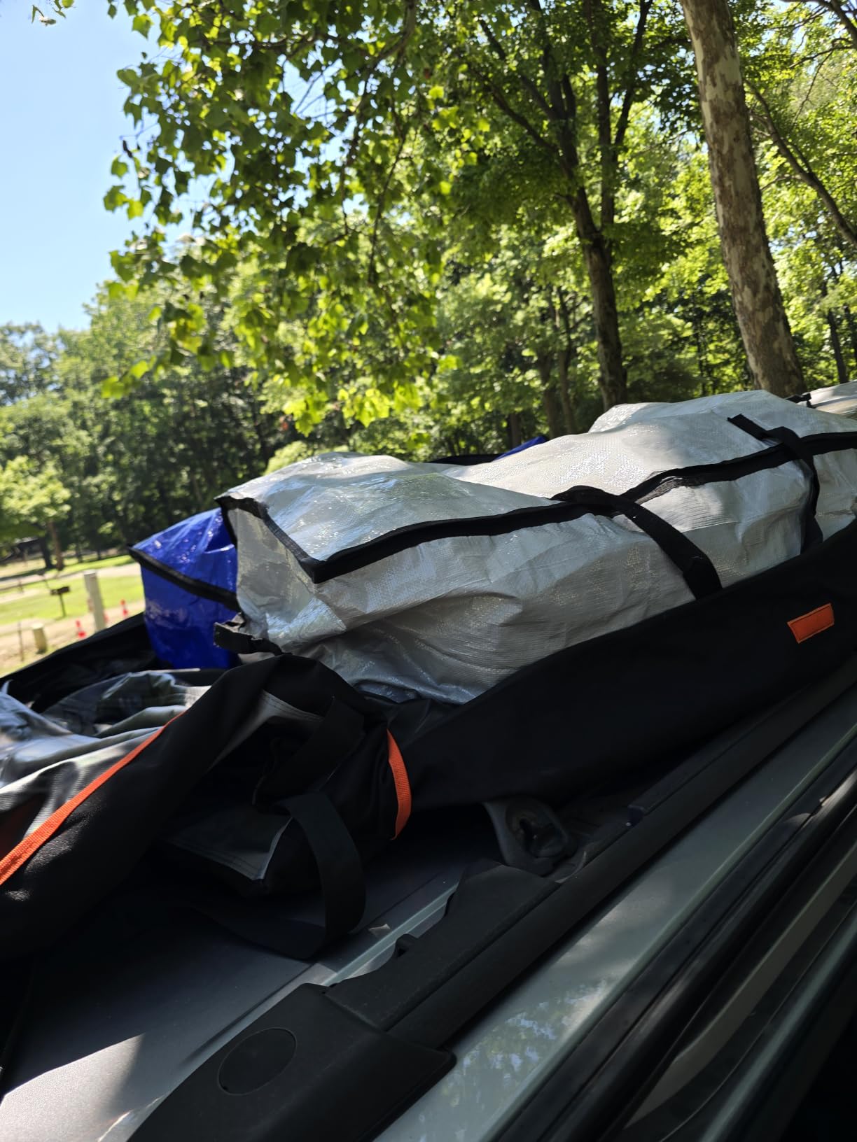 RoofPax 23 cft. Extra Waterproof Rooftop Cargo Carrier Bag, Double Weatherproof Zippers, 10 Heavy-Duty Tie-Down Straps fit Cars with/Without a Rack or Side Rails, Safety Hooks Included customer photo 2