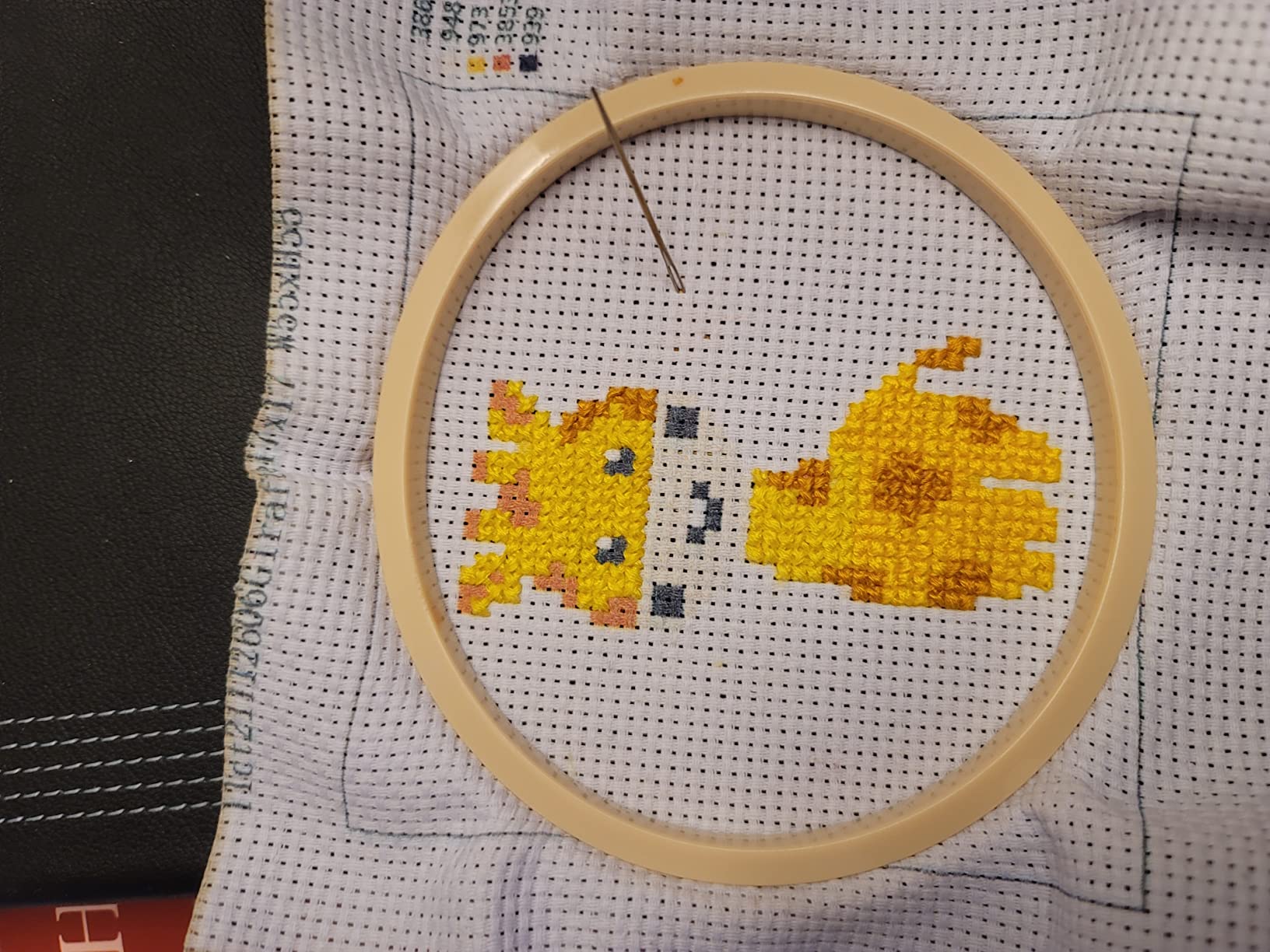 Kraftex Stamped Cross Stitch Kits for Beginners (Flower Theme - 6.75 Inch - 4 Pack 1 x Embroidery Hoop) Embroidery Needlepoint Patterns for Adults, Includes Poppy, Rose, Sunflower and Pansy customer photo 2