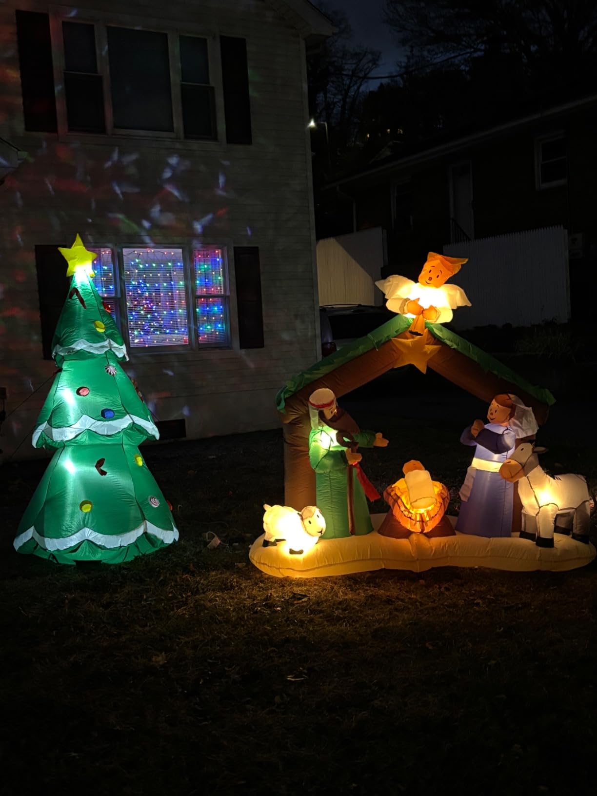 7 FT Tall Christmas Inflatables Tree Decorations Outdoor, Blow up Christmas Tree Yard Decor with LED Lights Star Treetop & Colorful Candy for Xmas Holiday Party Indoor Garden Patio Display Hall Lawn customer photo 2