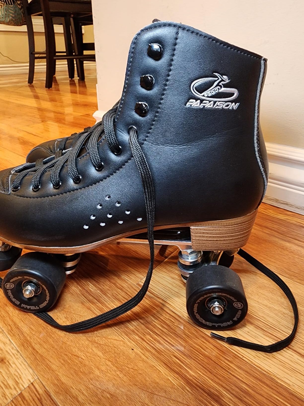 PAPAISON Roller Skates for Women and Men, Deluxe 2 Layer Microfiber Leather Double Row-Classic Roller Skates for Girls, Professional Outdoor Indoor Quad-Skates for Kids & Adults customer photo 2