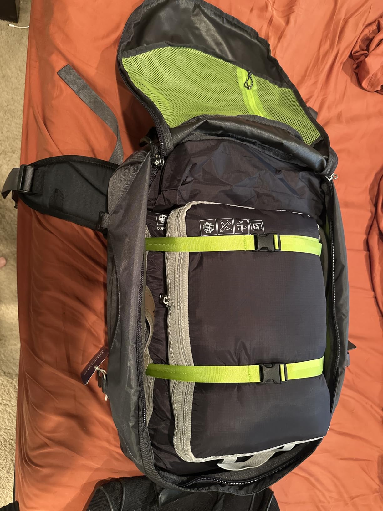 Osprey Farpoint 40L Men's Travel Backpack, Tunnel Vision Grey customer photo 1