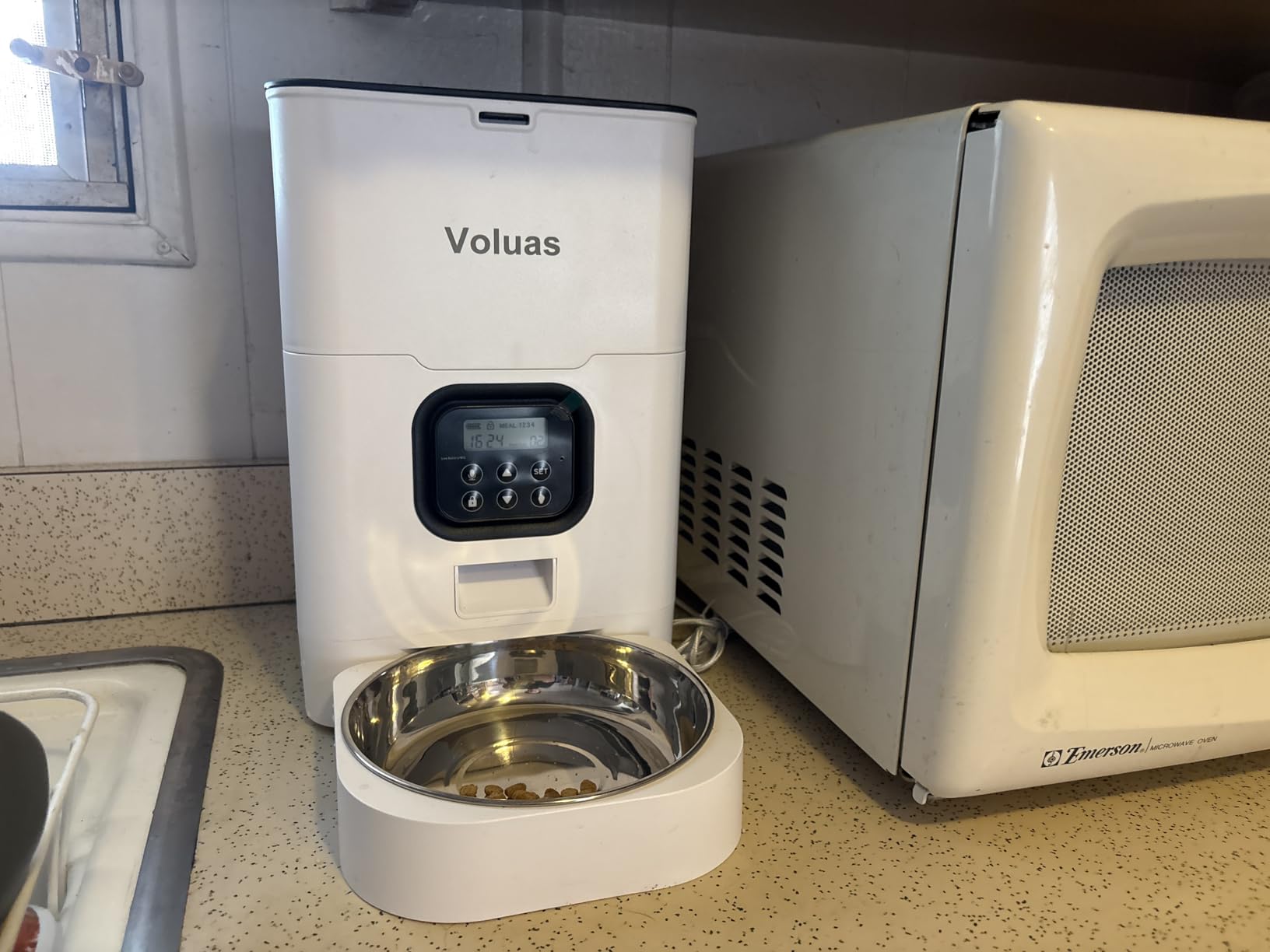 VOLUAS Automatic Cat Feeder, 4L Timed Dry Food Dispenser for Cats & Dogs | Programmable Portion Control, Up to 4 Meals Daily, Dual Power Supply, Power-Off Memory, 10-Second Voice Recorder customer photo 2