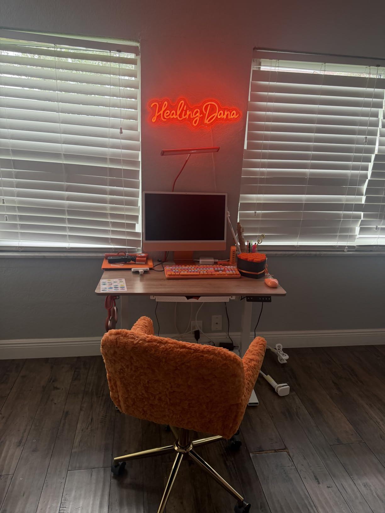 Yatvro Custom Neon Signs, Personalized Dimmable LED Neon Signs for Family Birthday Bar Wedding Party Night Light&Company Logo or Business Signs, Birthday Gift Name Neon Lights customer photo 2