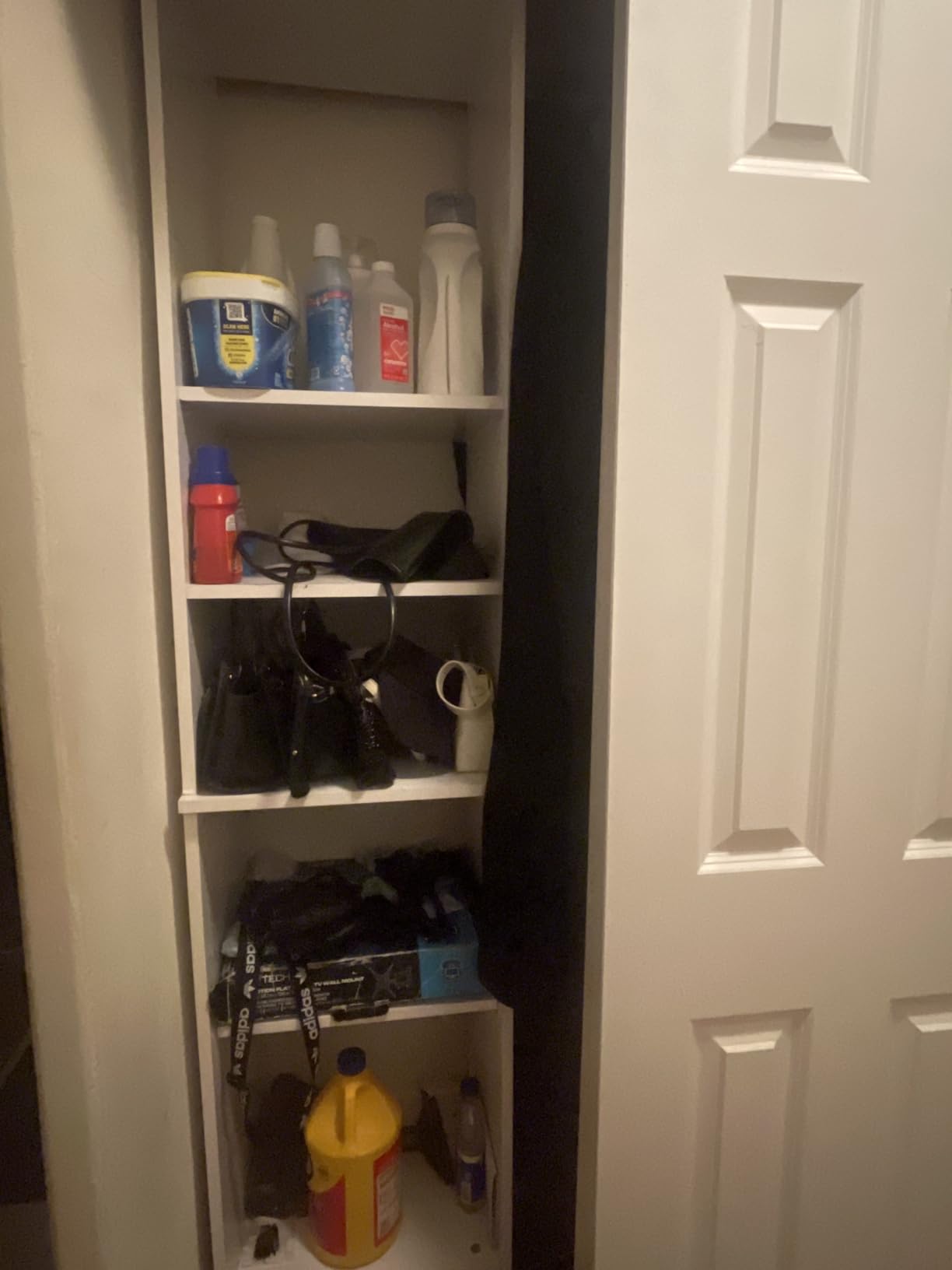 ClosetMaid SuiteSymphony Wood Closet System Starter Kit with Tower and 3 Hang Rods, Adjustable and Customizable, For Walk-In and Reach-In Closets, Fits Spaces 4 - 9 ft. Wide, Graphite Grey customer photo 1