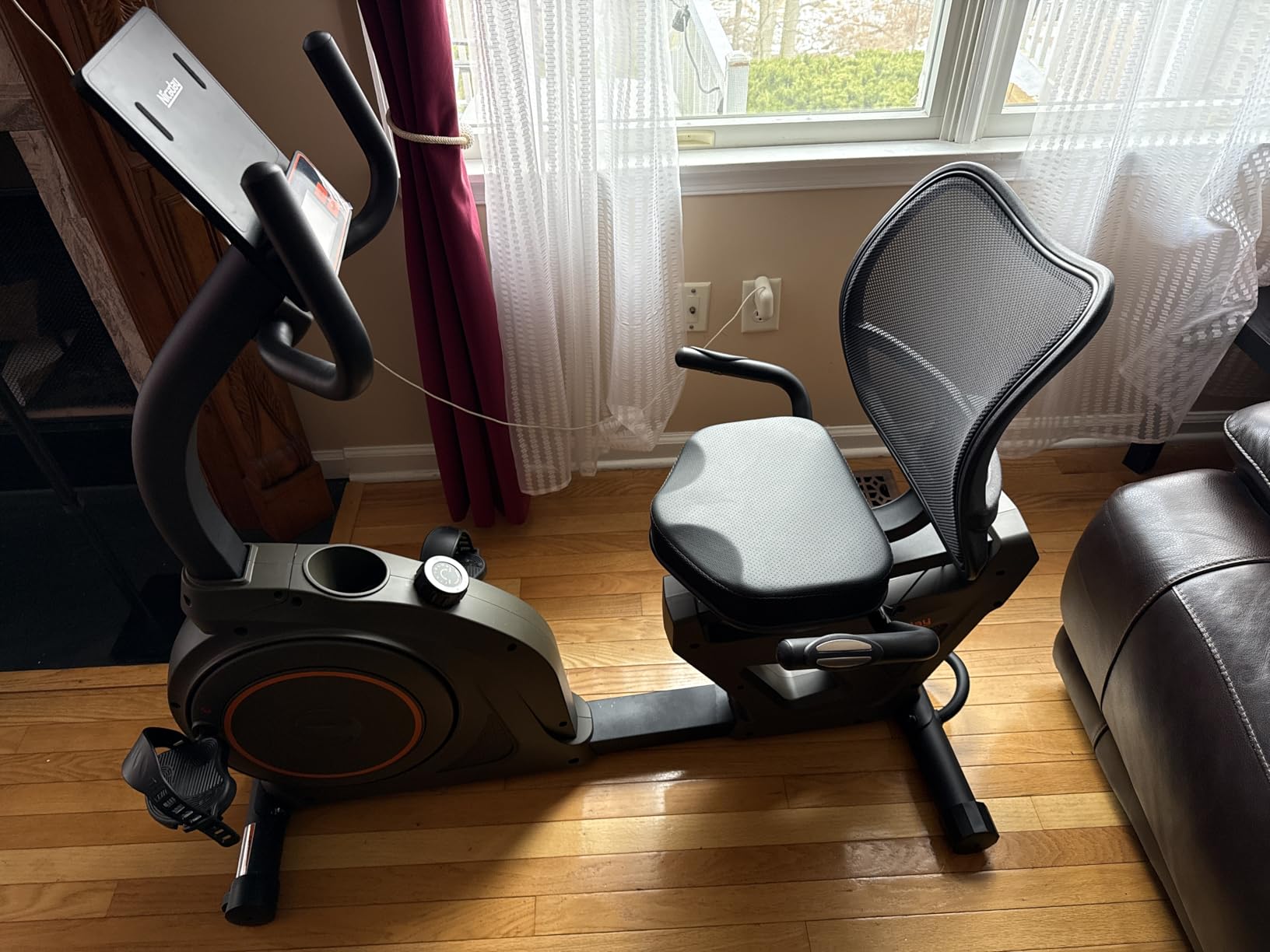 Niceday Recumbent Exercise Bike, Recumbent Bike for Home, Recumbent Stationary Bike 400LBS Weight Capacity, Magnetic Recumbent Bike with Smart APP, LCD Monitor, Heart Rate Handle customer photo 1