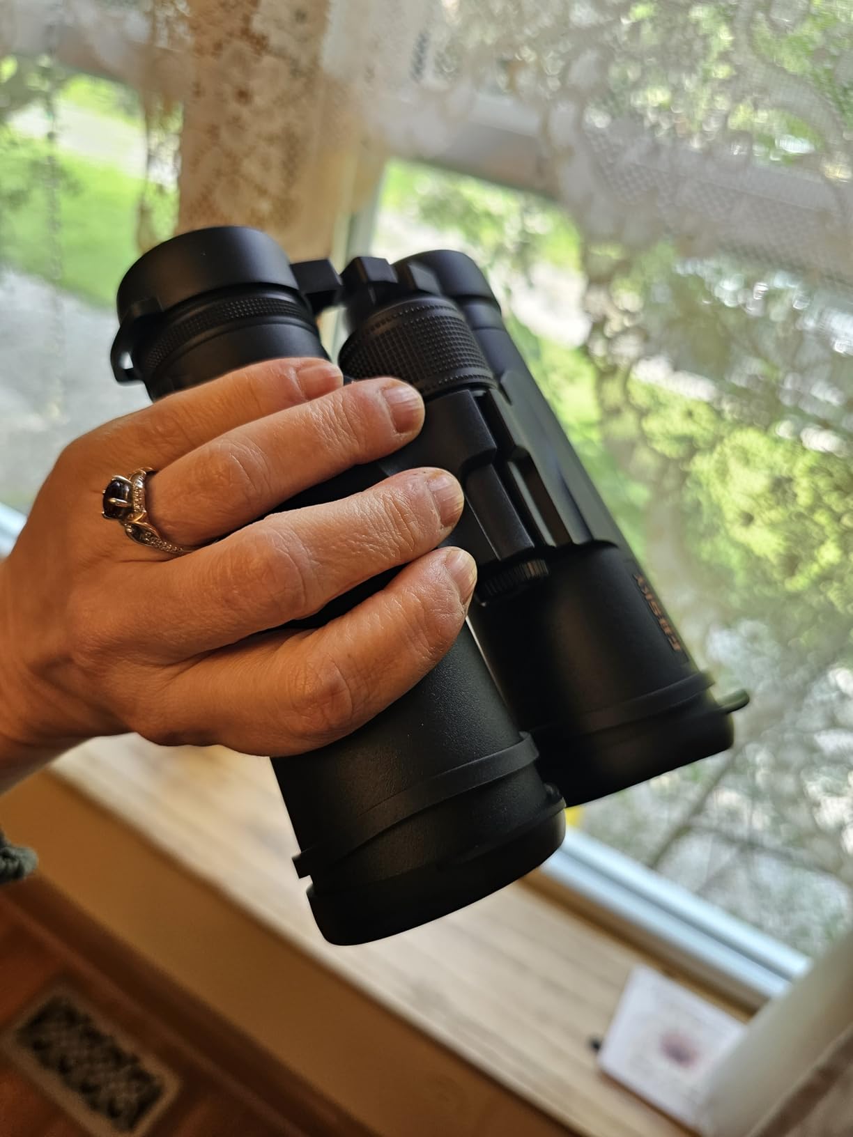 Gosky 10x42 Binoculars for Adults High Powered with Phone Adapter & Tripod | Super Bright, BAK4 Prism, IPX7 Waterproof, for Bird Watching Hunting Cruise Safari Travel Outdoor Sports Concert customer photo 1