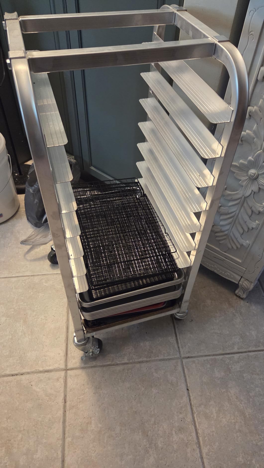 BIEAMA 20-Tier Aluminum Sheet Pan Rack, NSF Full Size Bun Pan Rack | Bakery speed Rack for Home Commercial Kitchen Bakery Cooling Rack, 4 Wheels customer photo 2