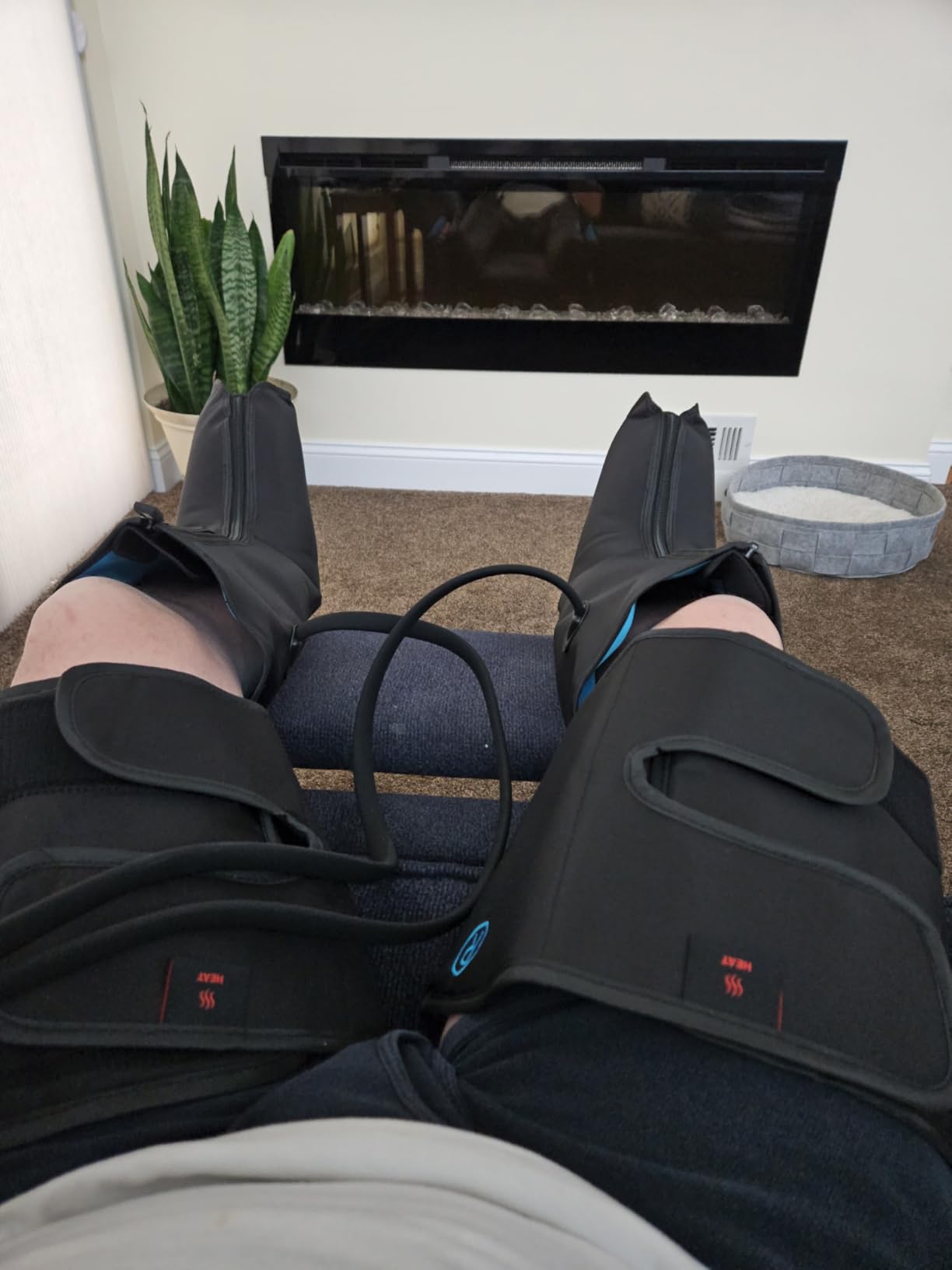 FIT KING Air Compression Leg Massager with Heat and Compression for Circulation and Pain Relief, Full Leg & Foot Massager for Swelling Edema RLS with Pressure Sensor LCD Display for Dad Mom Wife customer photo 2