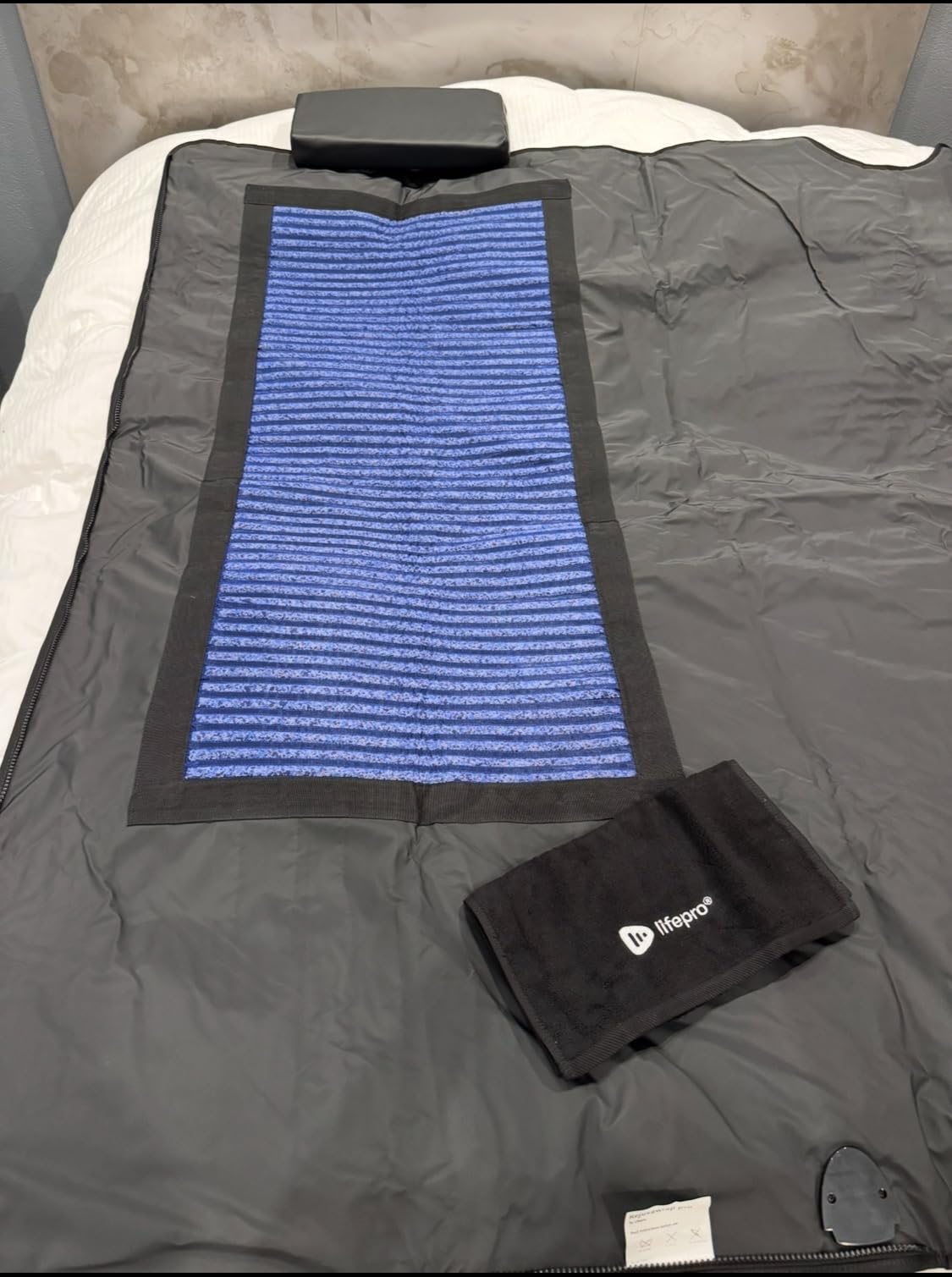 Lifepro RejuvaWrap Infrared Sauna Blanket for Detox & Relaxation - Low EMF Carbon Fiber Heating, 9 Temp Levels, 5 Colors - Portable Sauna Blanket Infrared with Waterproof Interior & Carry Bag customer photo 2