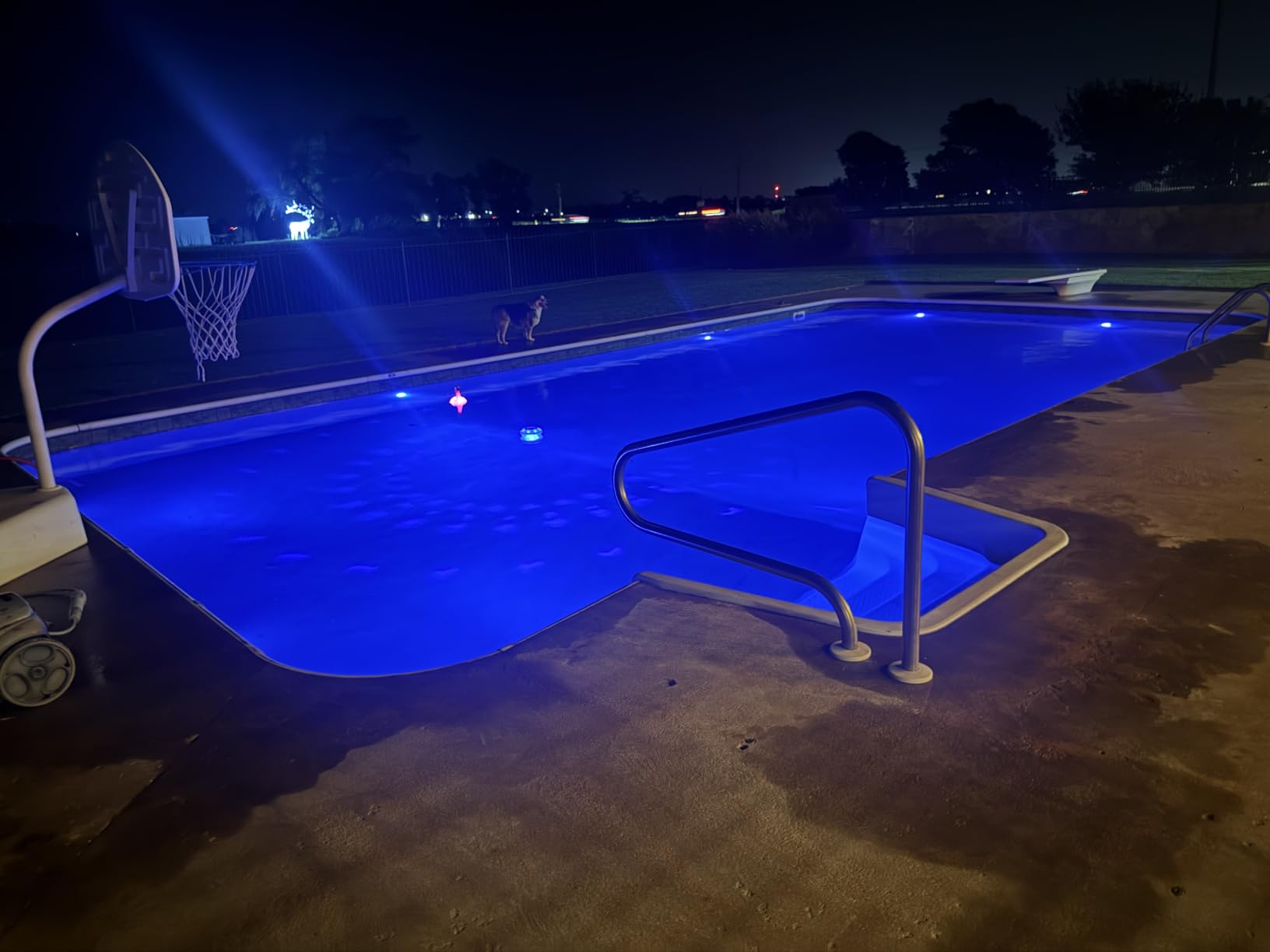 Homly Rechargeable Submersible Pool Lights with Remote, Waterproof Underwater Charging Battery Operated Controlled 16 Color Changing LED with Magnet Floating Lights Pool Pond Decoration 4 Pack customer photo 1