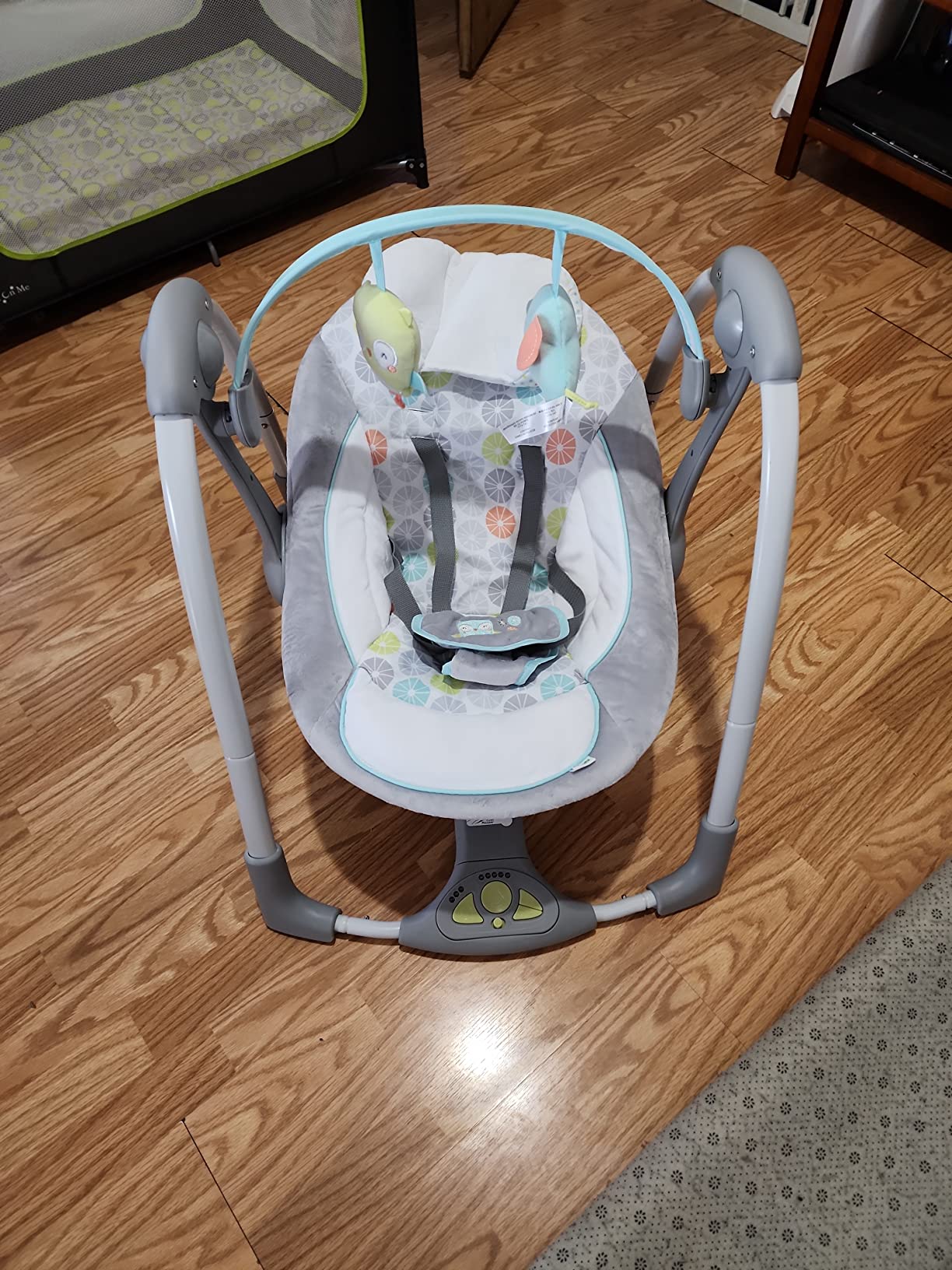 Ingenuity ConvertMe 2-in-1 Compact Portable Automatic Baby Swing & Infant Seat, Battery-Saving Vibrations, Nature Sounds, 0-9 Months 6-20 lbs (Swell) customer photo 1