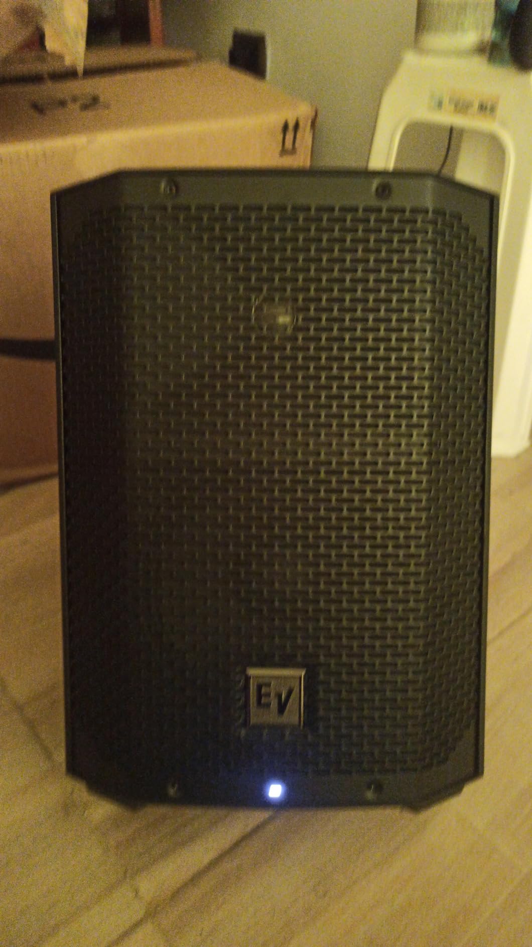 Electro-Voice Everse 8 Battery Powered Weatherized PA Speaker (Black) | Powered Loudspeaker with Bluetooth Audio and Control customer photo 2