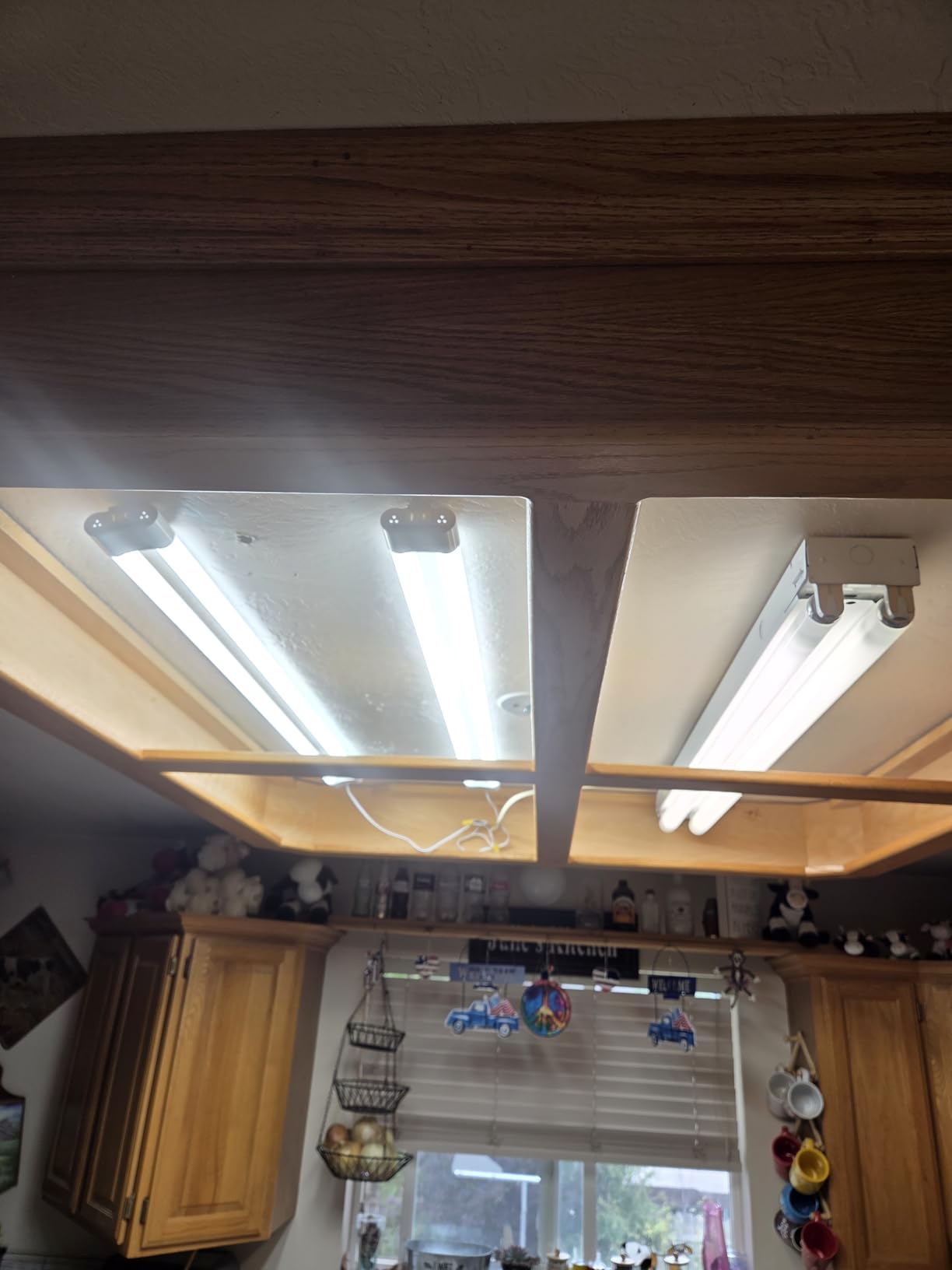 hykolity 4FT Linkable LED Shop Light for Garage, 4400LM, 5000K Daylight | 42W Utility Linkable Shop Light Fixture LED Workbench Shop Light with Plug, Hanging or Surface Mount, White - ETL, 2 Pack customer photo 2