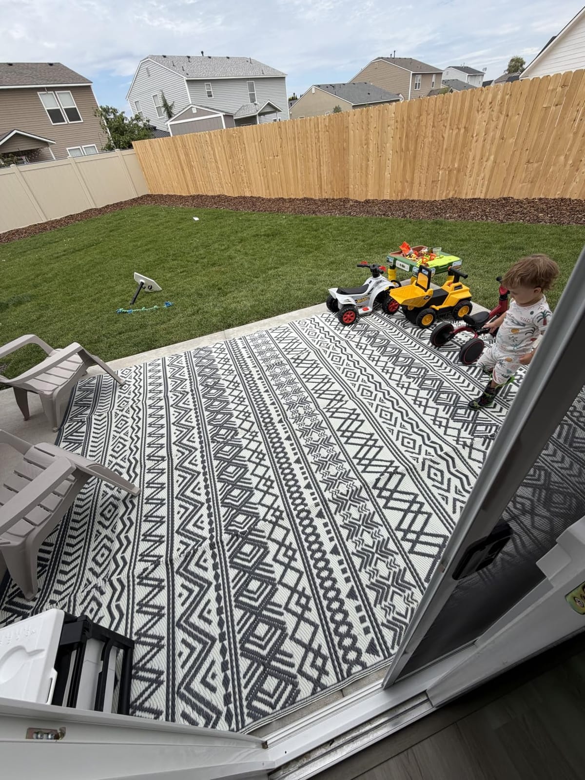 MontVoo Outdoor Rug Carpet Waterproof 5x8 Outdoor Patio Rug Mat Reversible Plastic Straw Outdoor Rug for RV Camping Picnic Beach Balcony Boho Grey customer photo 1