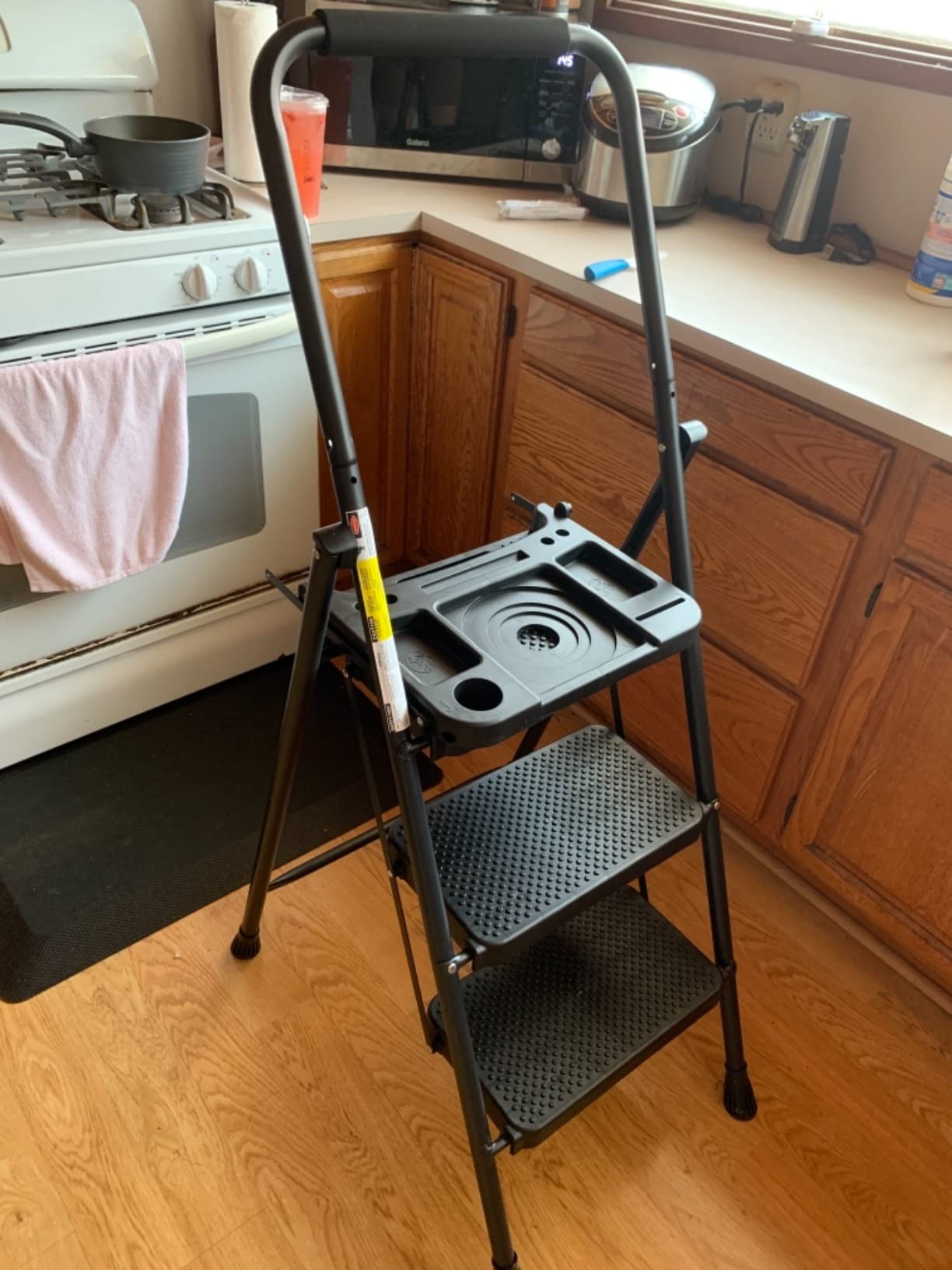 HBTower 3 Step Ladder,Step Stools with Tool Platform, 500lbs Capacity | Step Stool Foldable, Steel Ladder for Household and Office, Black customer photo 2