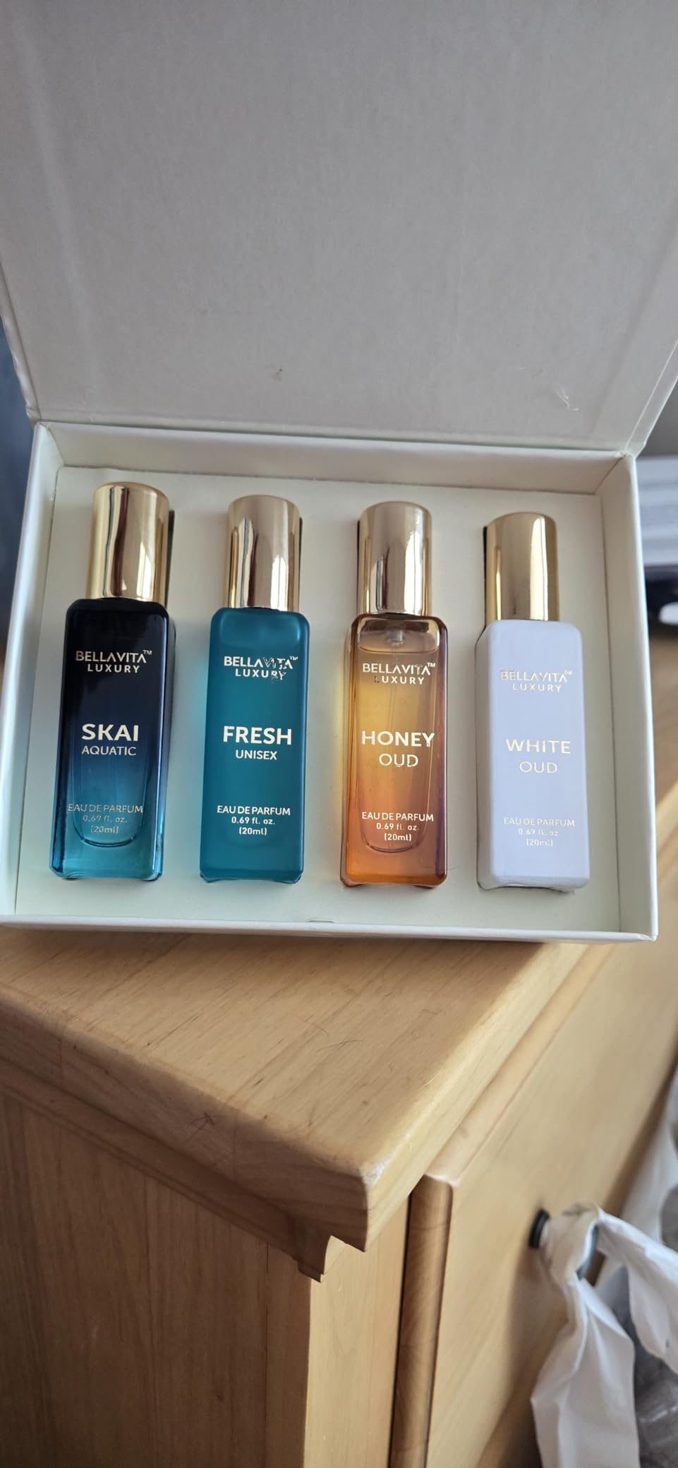Bellavita Luxury Unisex Perfume Gift Set with Honey & White Oud, Skai, & Fresh | 80ml | Perfume for Men and Women | Honey, Artemisia Lemon, Bergamot, & Sweet Almond Notes customer photo 2