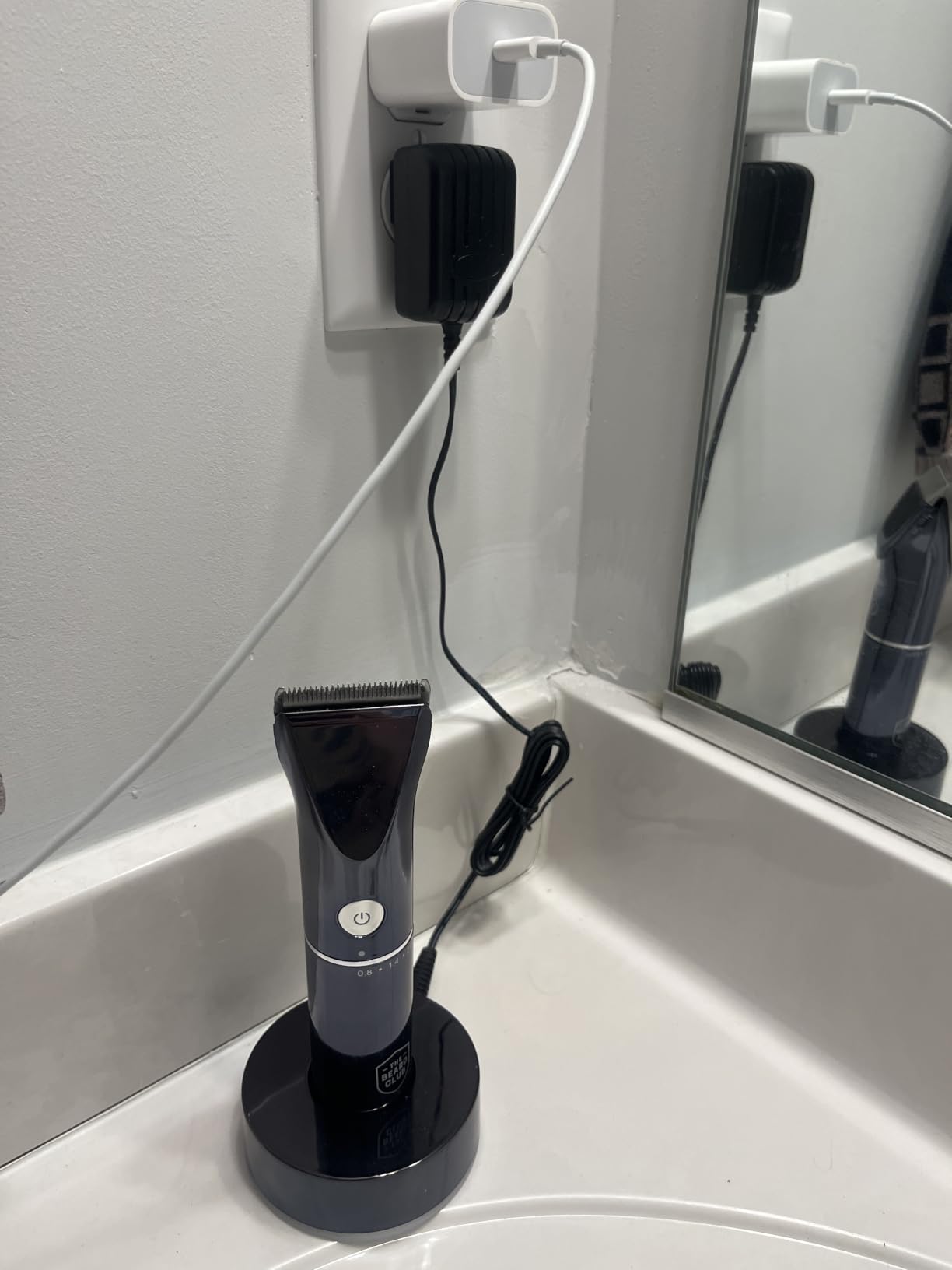 The Beard Club Beard Trimmer for Men - Electric Cordless Rechargeable Beard & Hair Trimmer - High Power 7000 RPM - 8 Color Guides 45 Unique Trim Lengths - Travel Lock customer photo 2