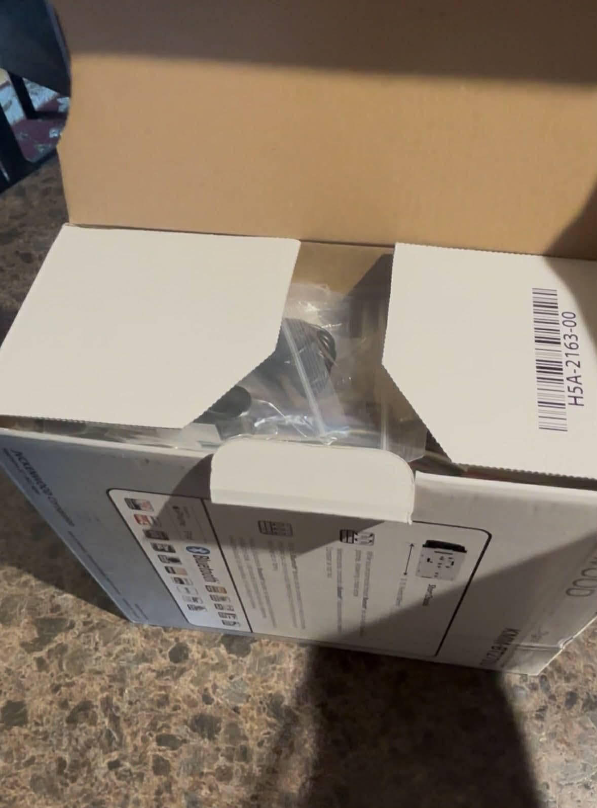KENWOOD KMM-BT270U Bluetooth Digital Media Car Stereo Receiver with USB Port - AM/FM Radio, MP3 Player, High Contrast LCD, Detachable Face Plate, Single DIN, 13-Band EQ customer photo 2