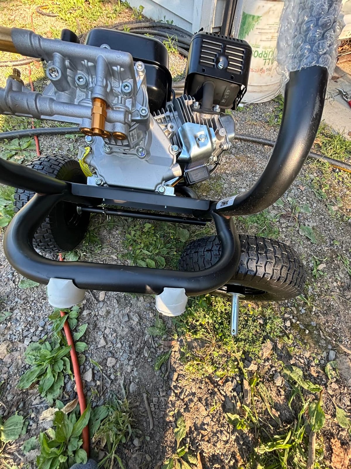DeWalt 3300 PSI Gas Pressure Washer, 2.4 GPM, Residential Model DXPW3300-S, AAA Axial Cam Pump, 25' Hose, 5 Nozzles, Ergonomic Spray Gun, 49-State Compliant customer photo 2